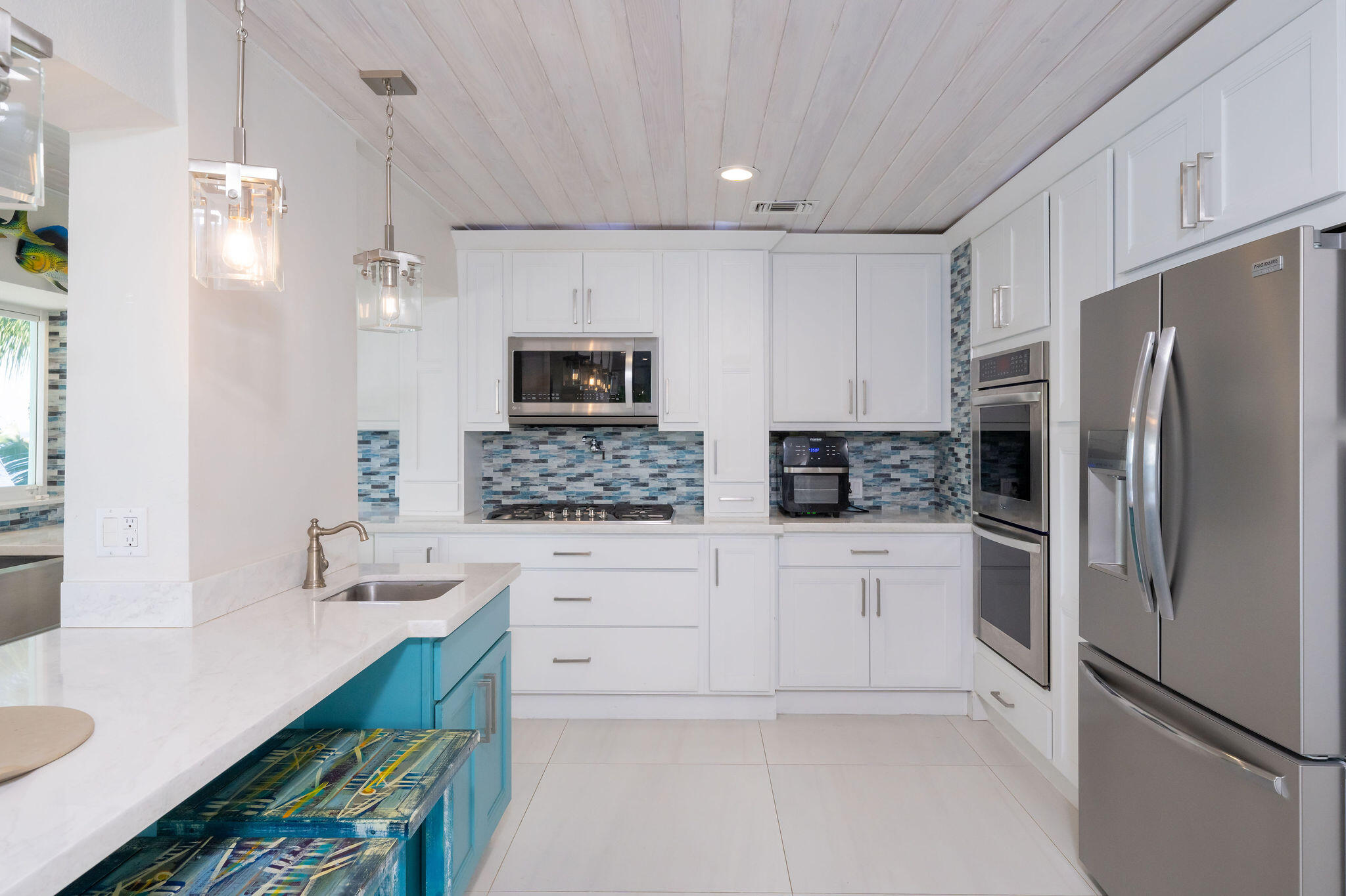 406 S Coconut Palm Boulevard Property Photo 17