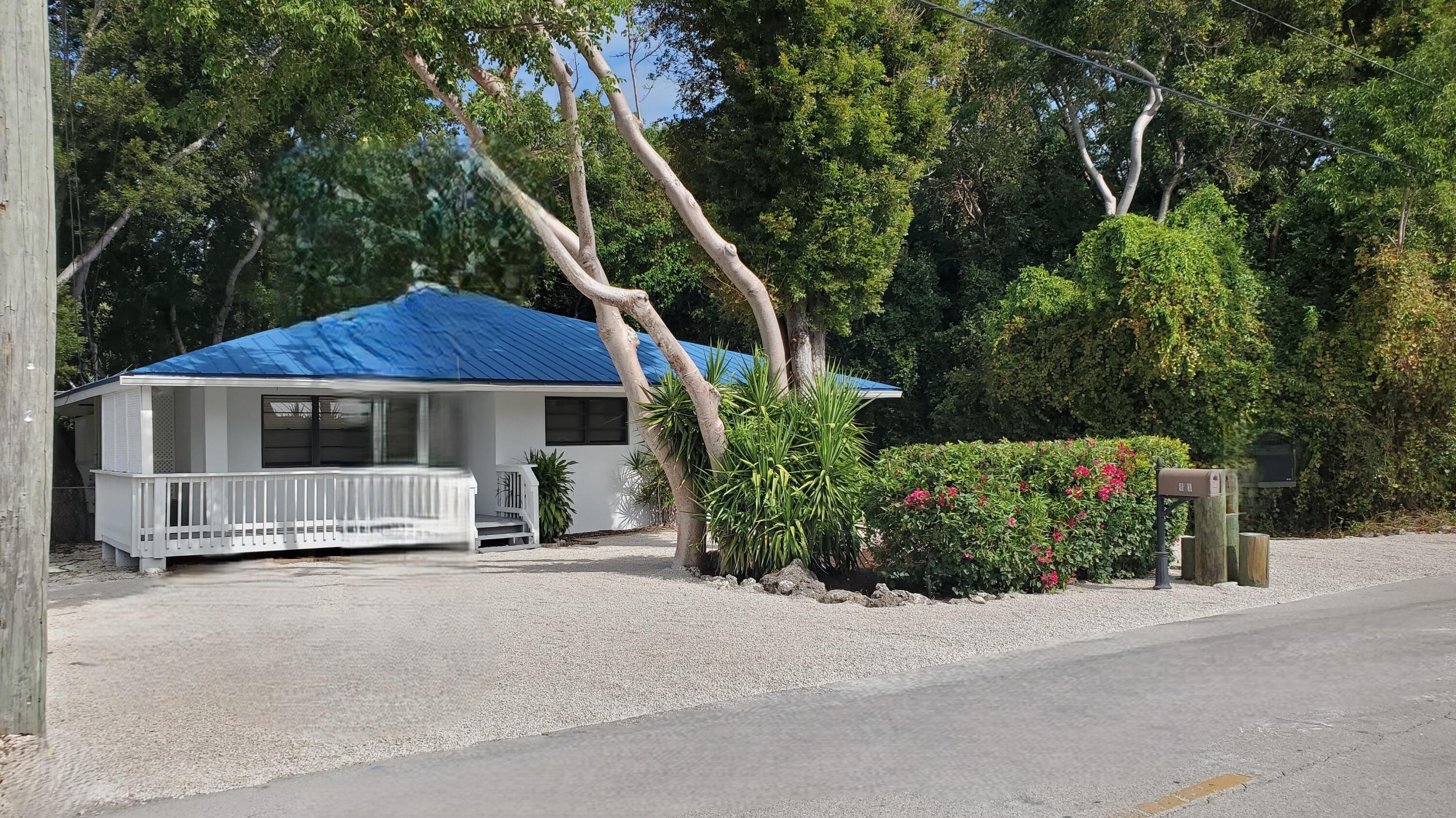 252 Bay Drive Property Photo 1