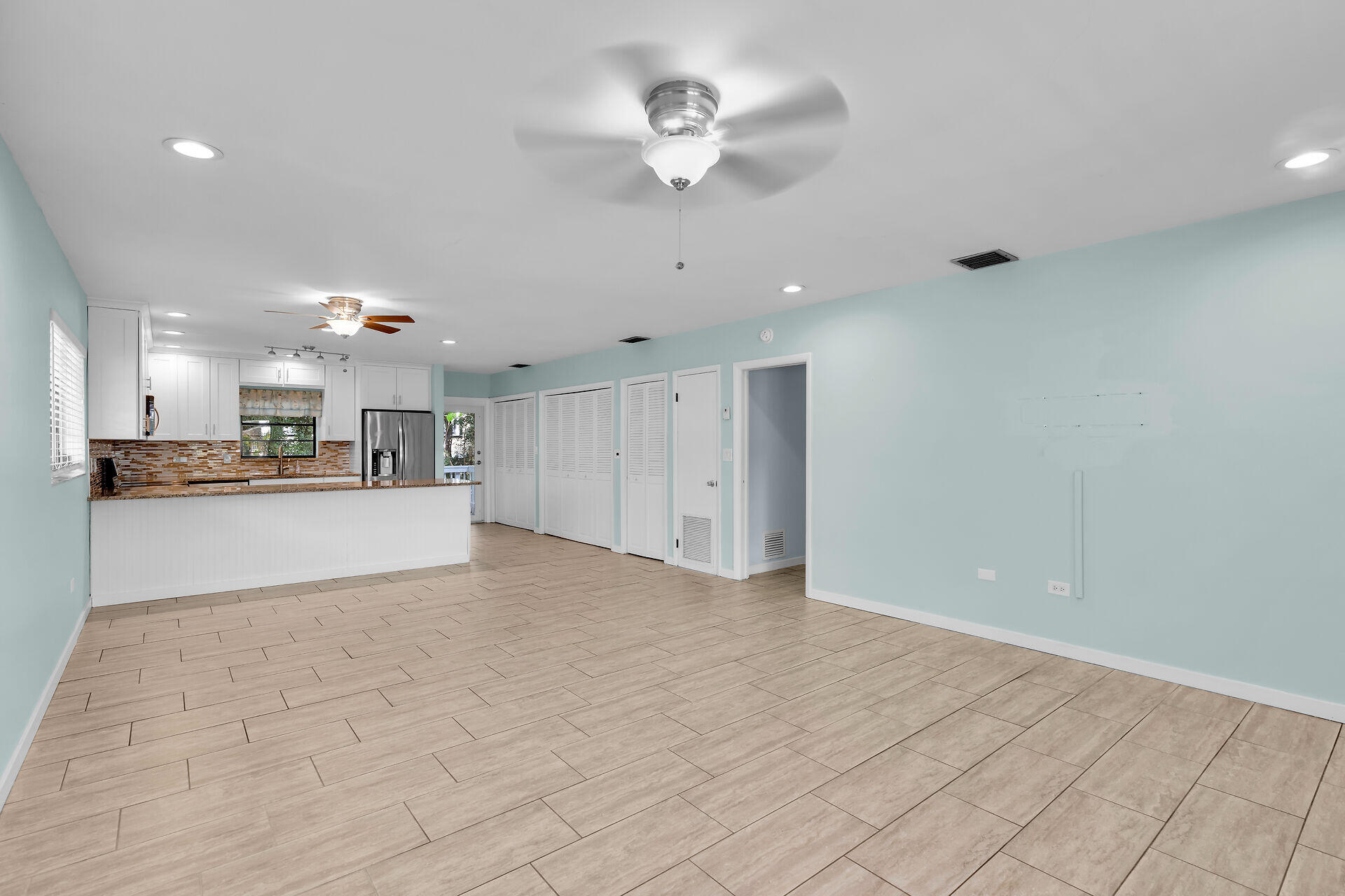 252 Bay Drive Property Photo 5