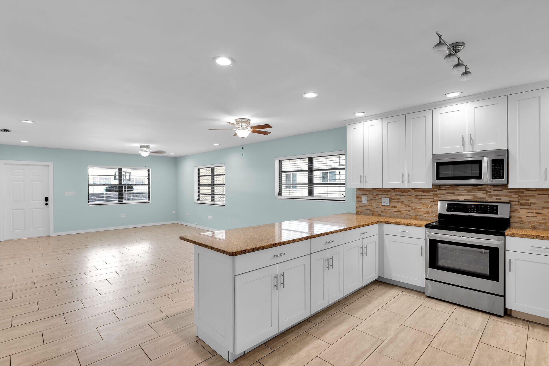 252 Bay Drive Property Photo 11