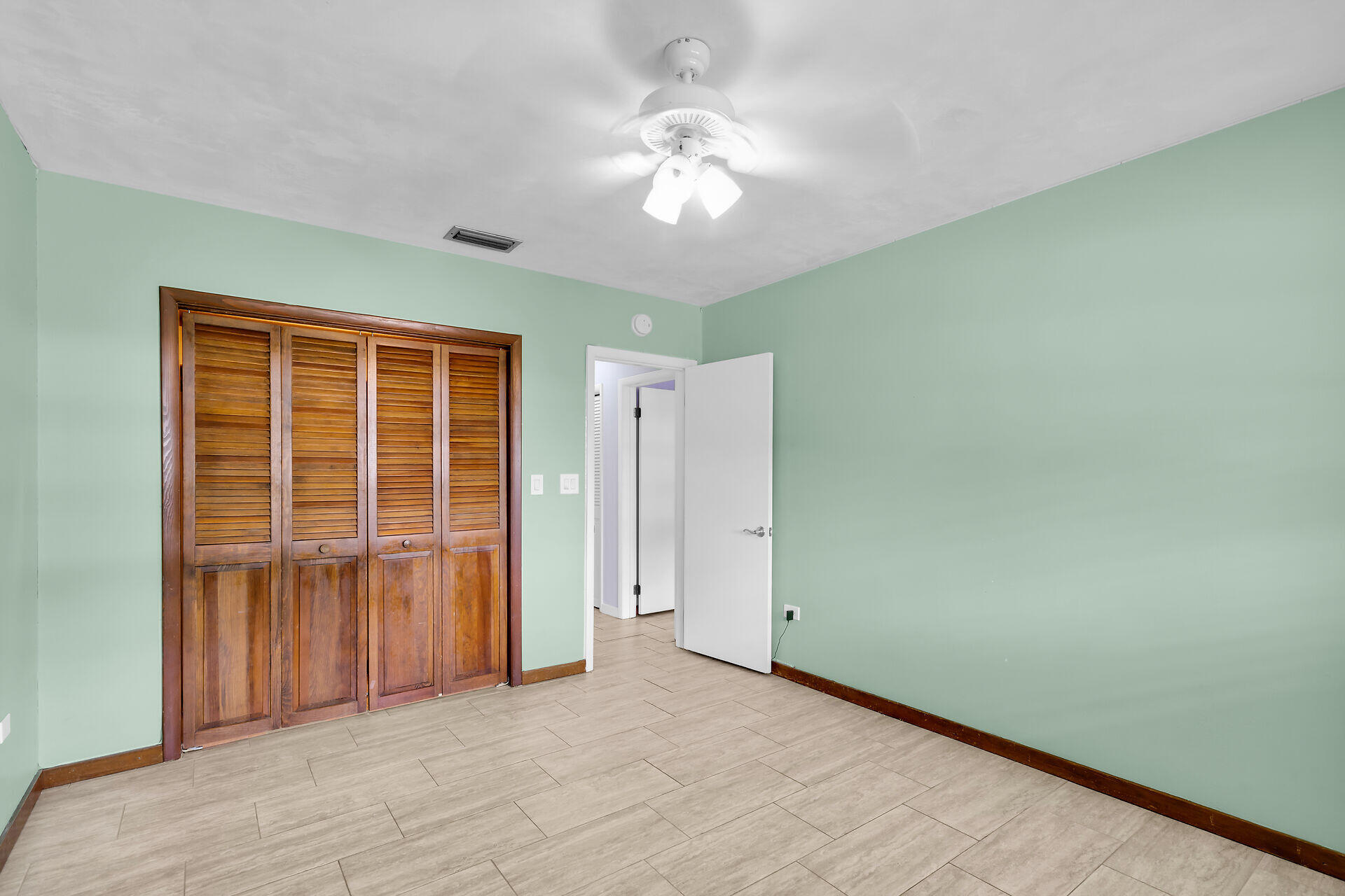 252 Bay Drive Property Photo 19
