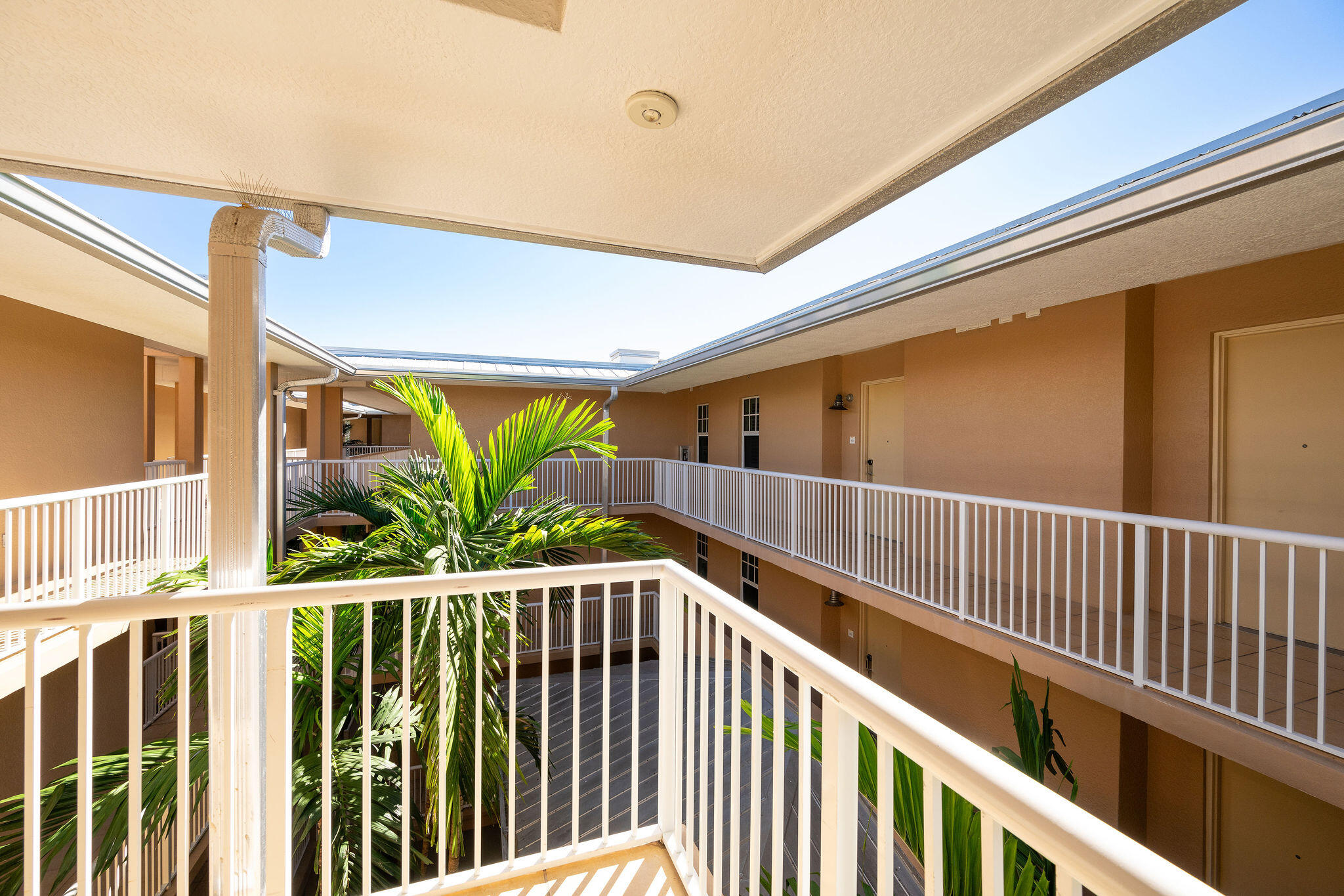3841 N Roosevelt Boulevard 632 Property Photo 42