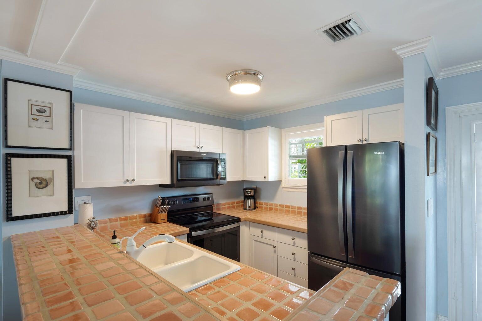 231 Southard Street Property Photo 3