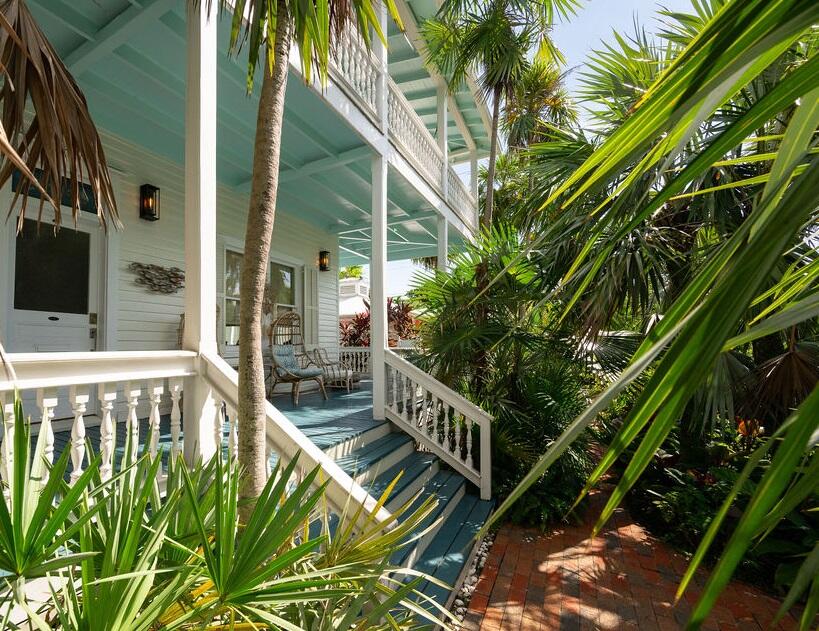 1419 Thompson Street Property Photo 4