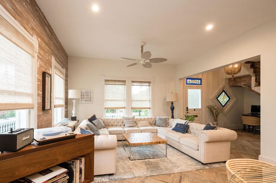 1419 Thompson Street Property Photo 7