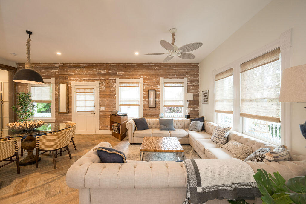 1419 Thompson Street Property Photo 8