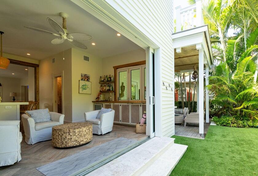 1419 Thompson Street Property Photo 16