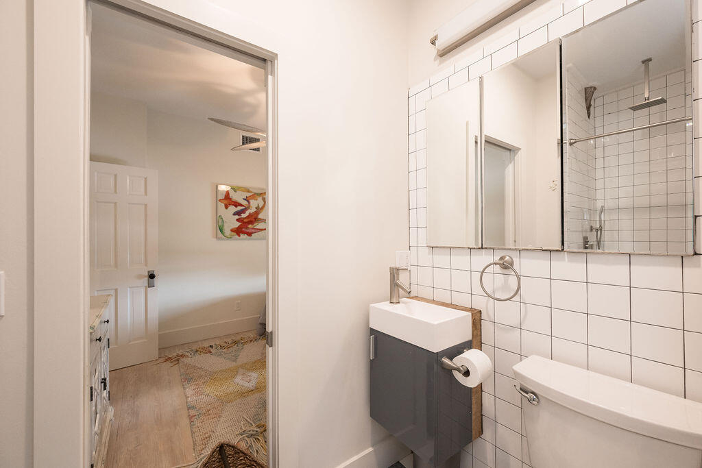 1419 Thompson Street Property Photo 33
