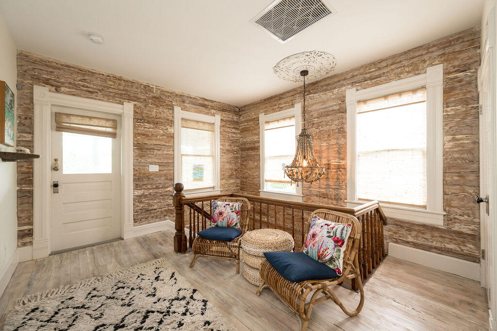 1419 Thompson Street Property Photo 47