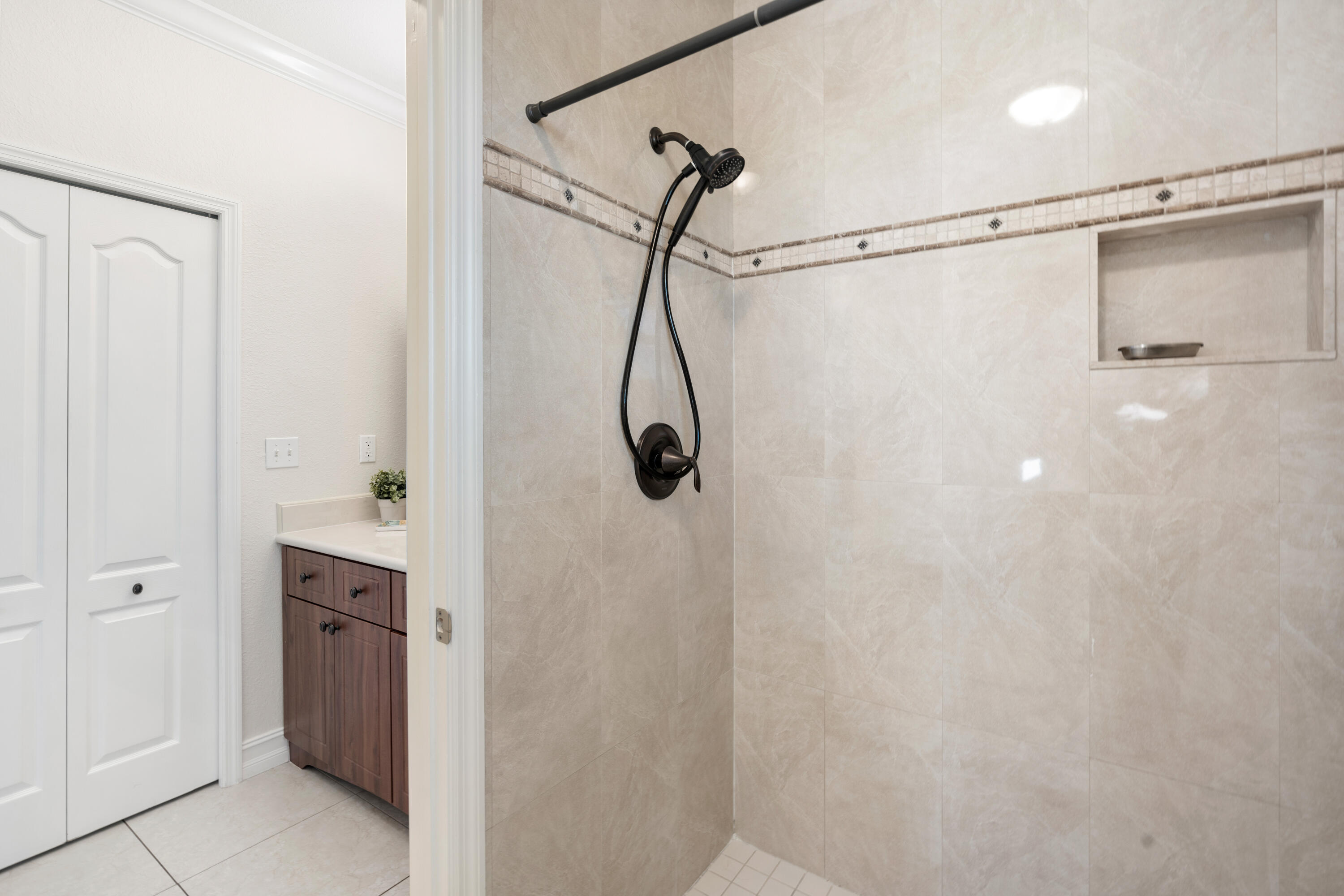 301 Oleander Drive Property Photo 28