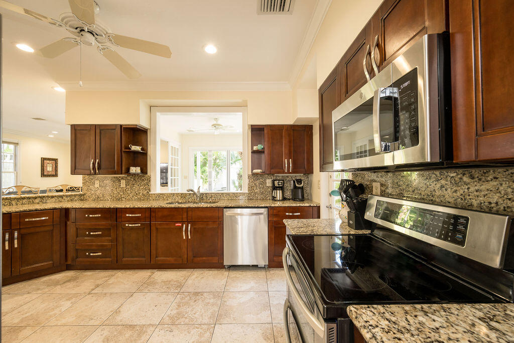 202 Admirals Lane Property Photo 18