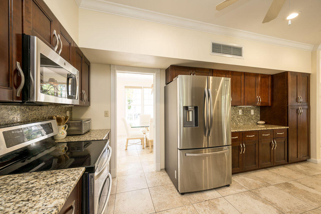 202 Admirals Lane Property Photo 20