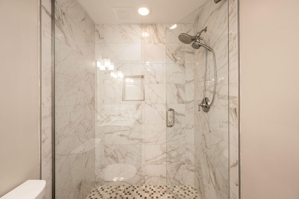 202 Admirals Lane Property Photo 37