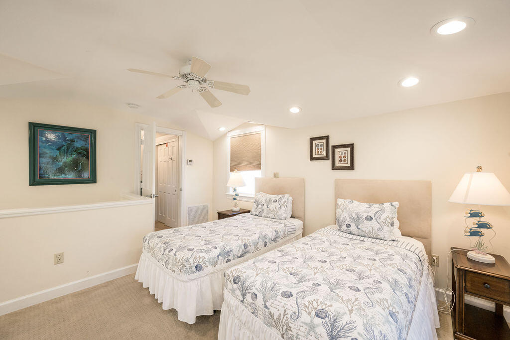 202 Admirals Lane Property Photo 55