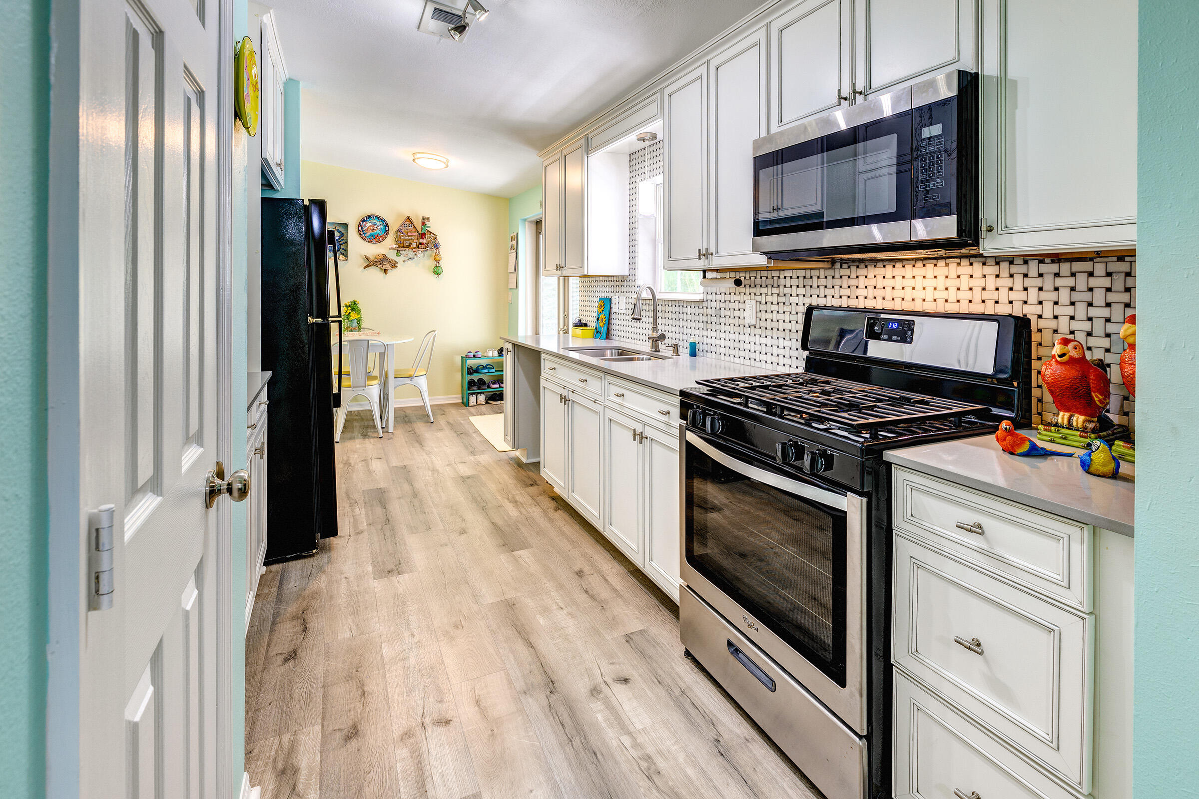 411 + 415 1st Street Property Photo 5
