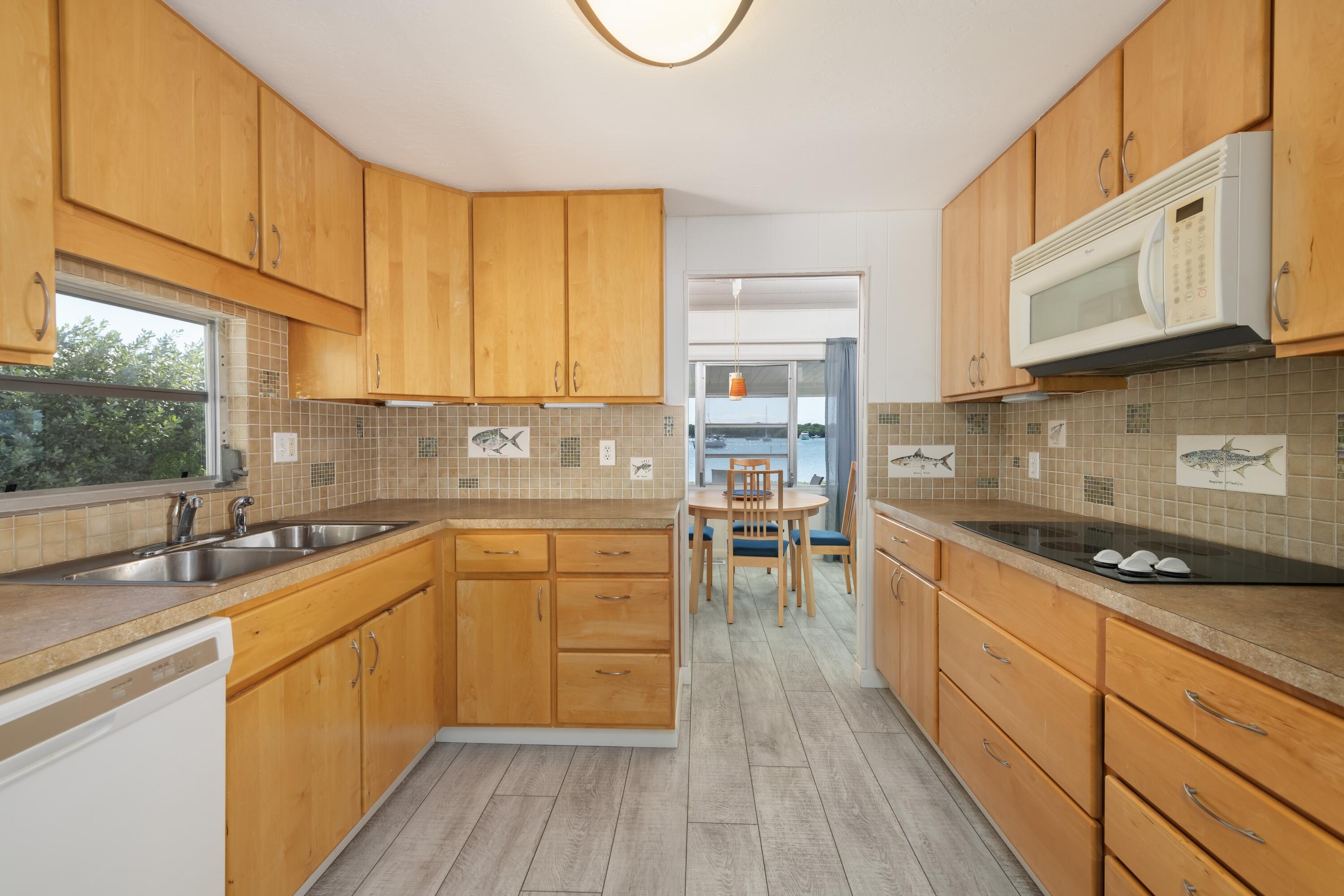 1254 James Avenue Property Photo 24