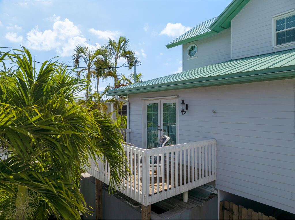 28560 Doubloon Road Property Photo 6