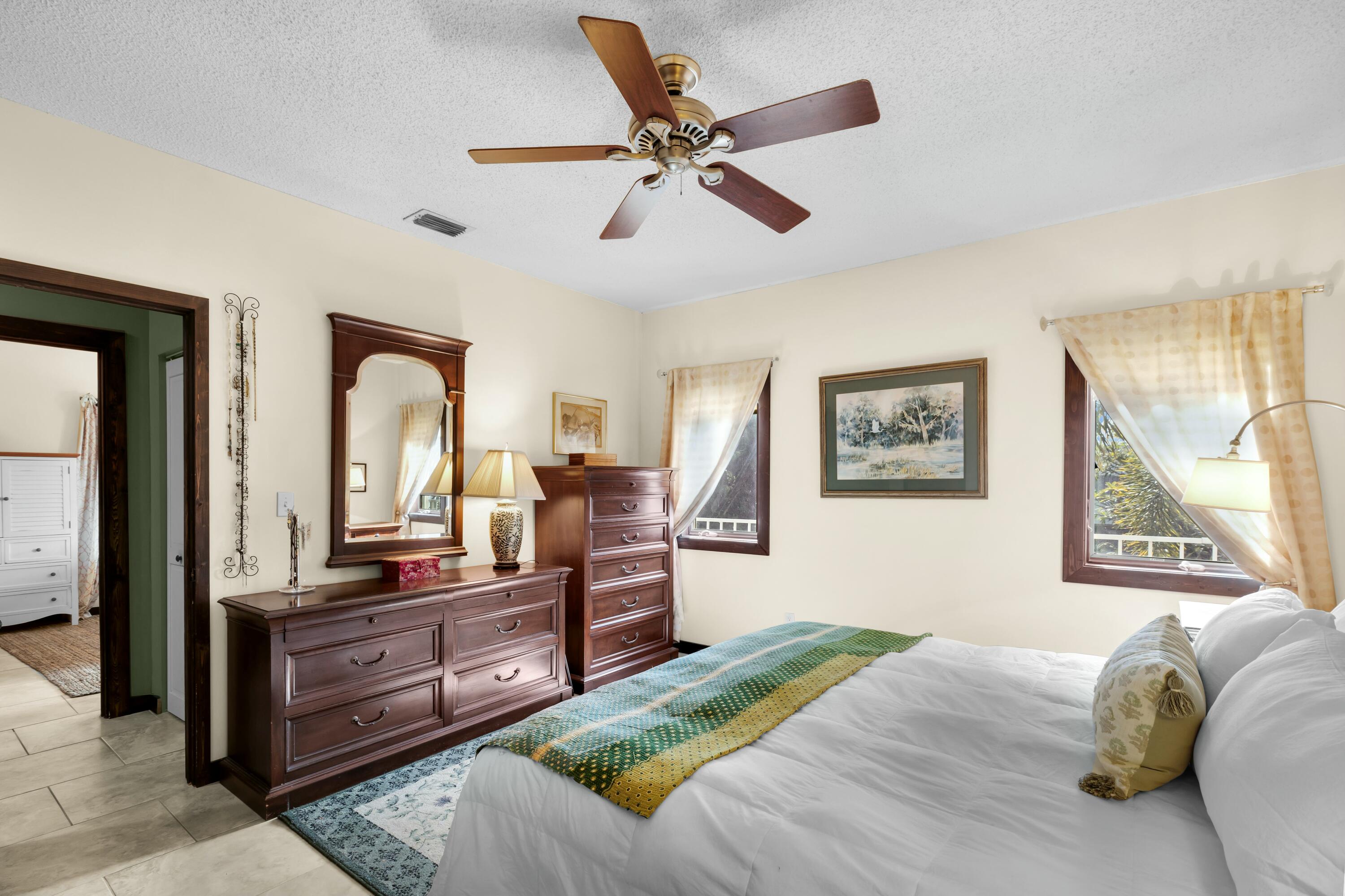 290 Woods Avenue Property Photo 19