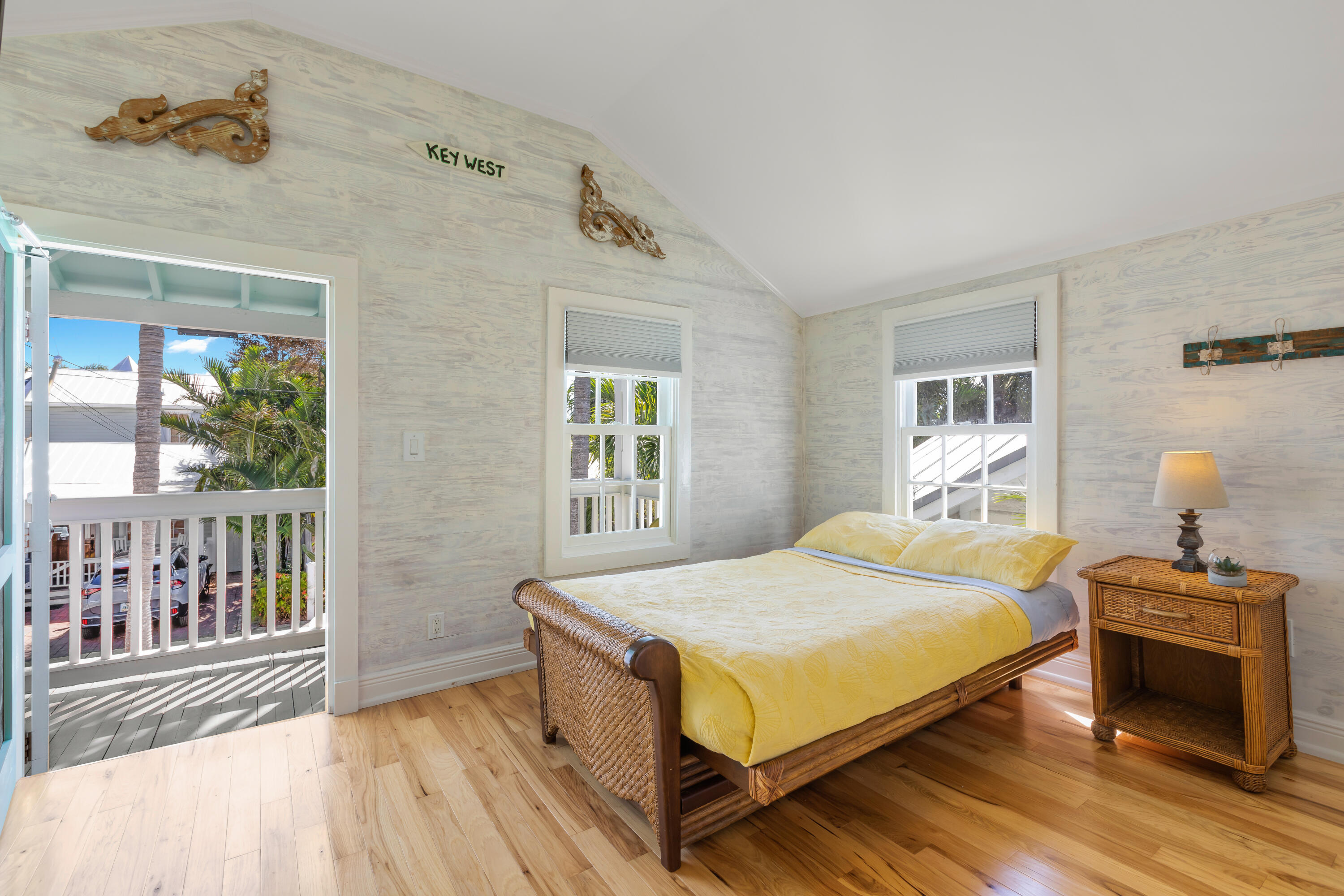 1123 Petronia Street Property Photo 15