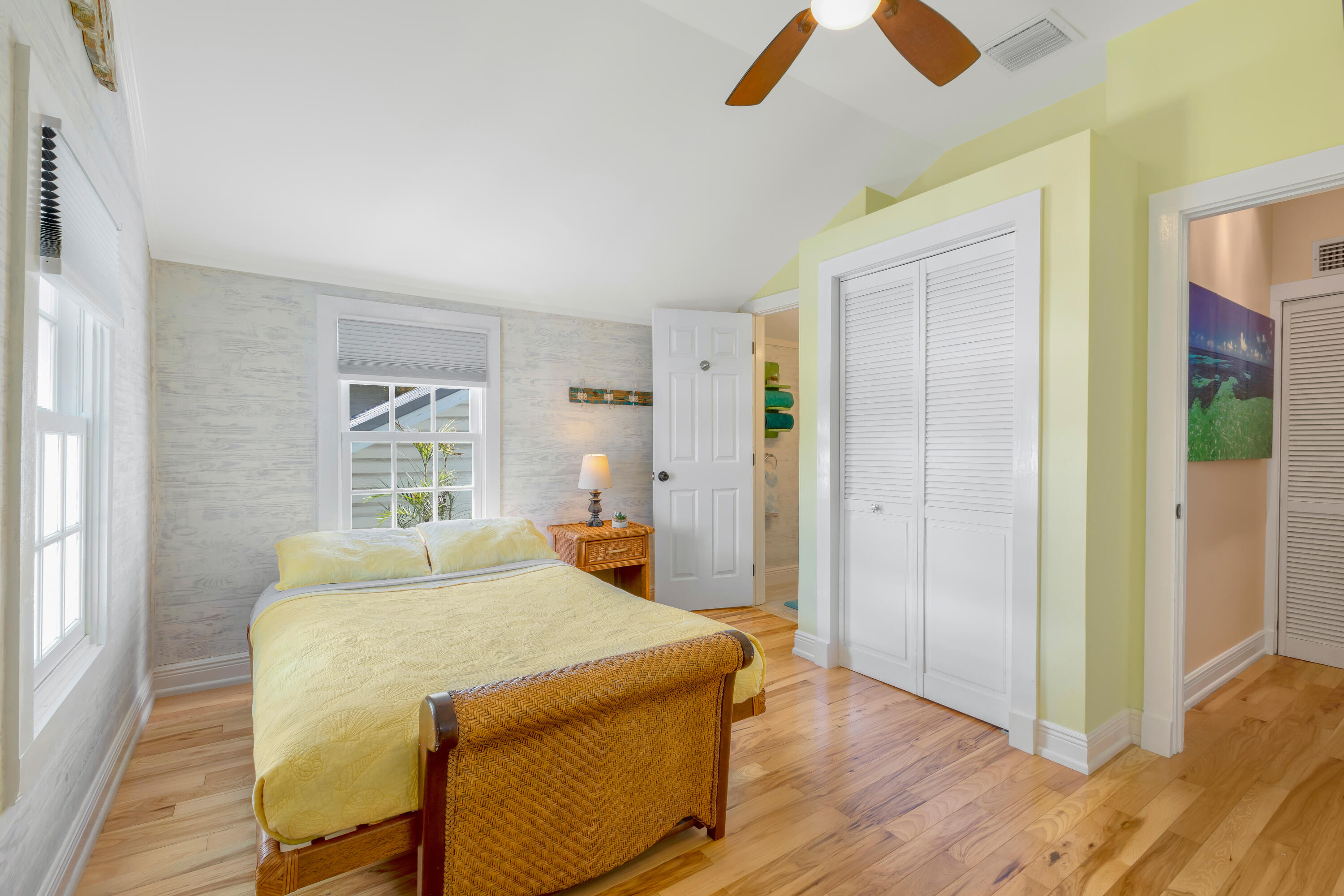 1123 Petronia Street Property Photo 22