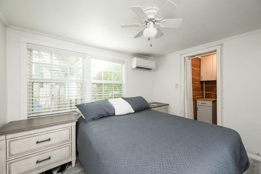 409 Margaret Street, 202 Property Photo 10