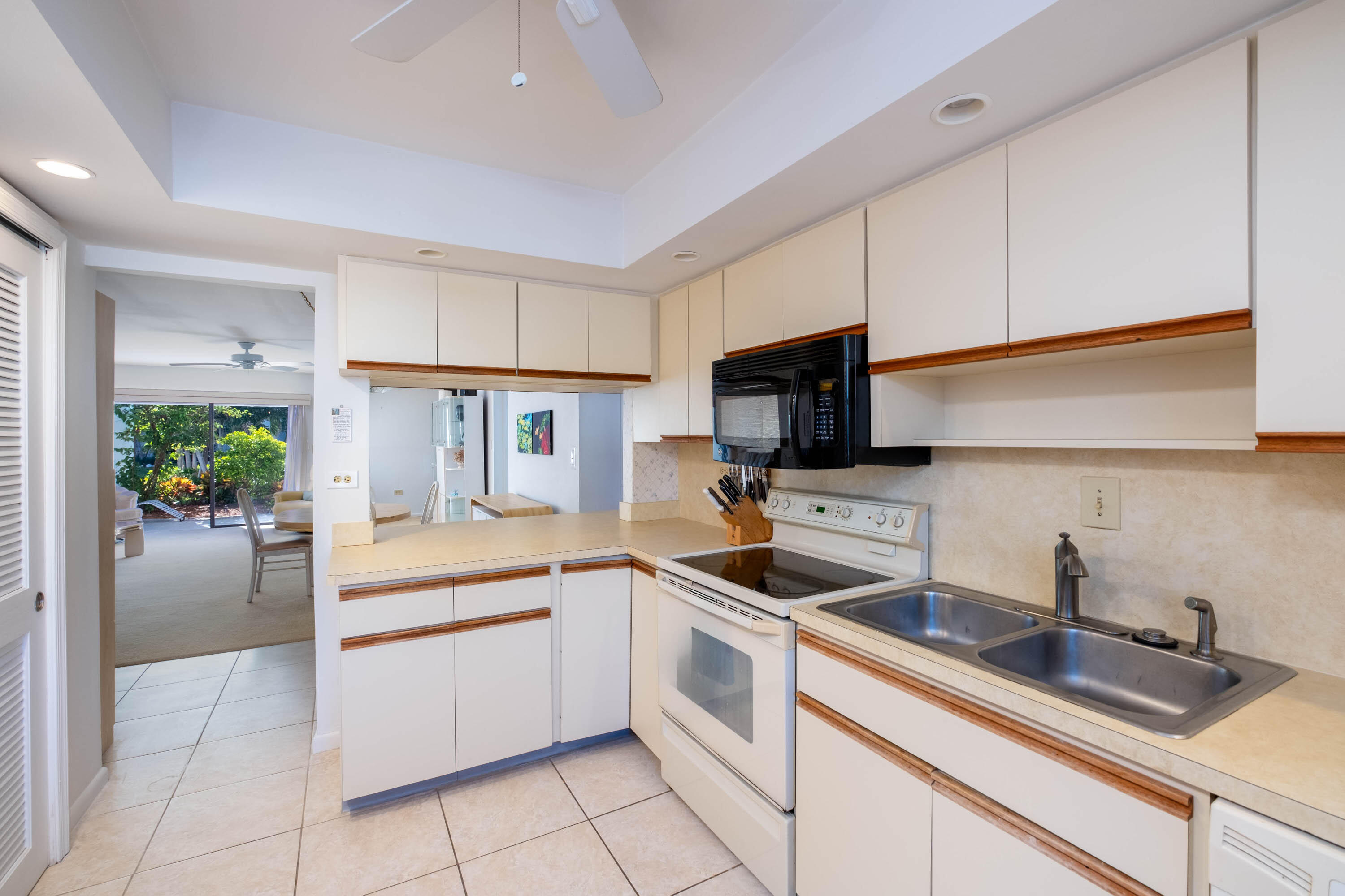 601 W Ocean Drive, 401a Property Photo 10
