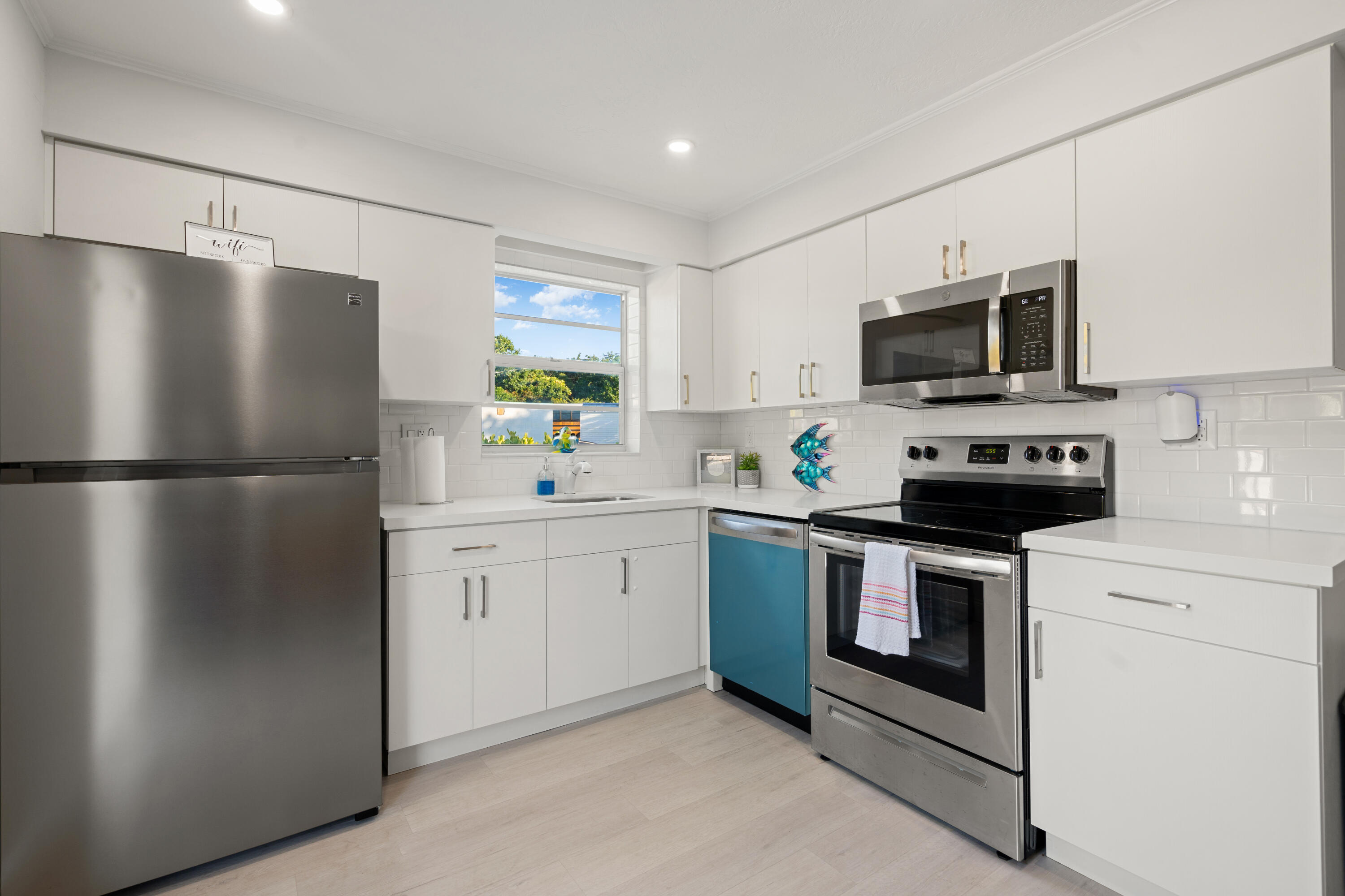 215 Anne Bonny Drive Property Photo 10