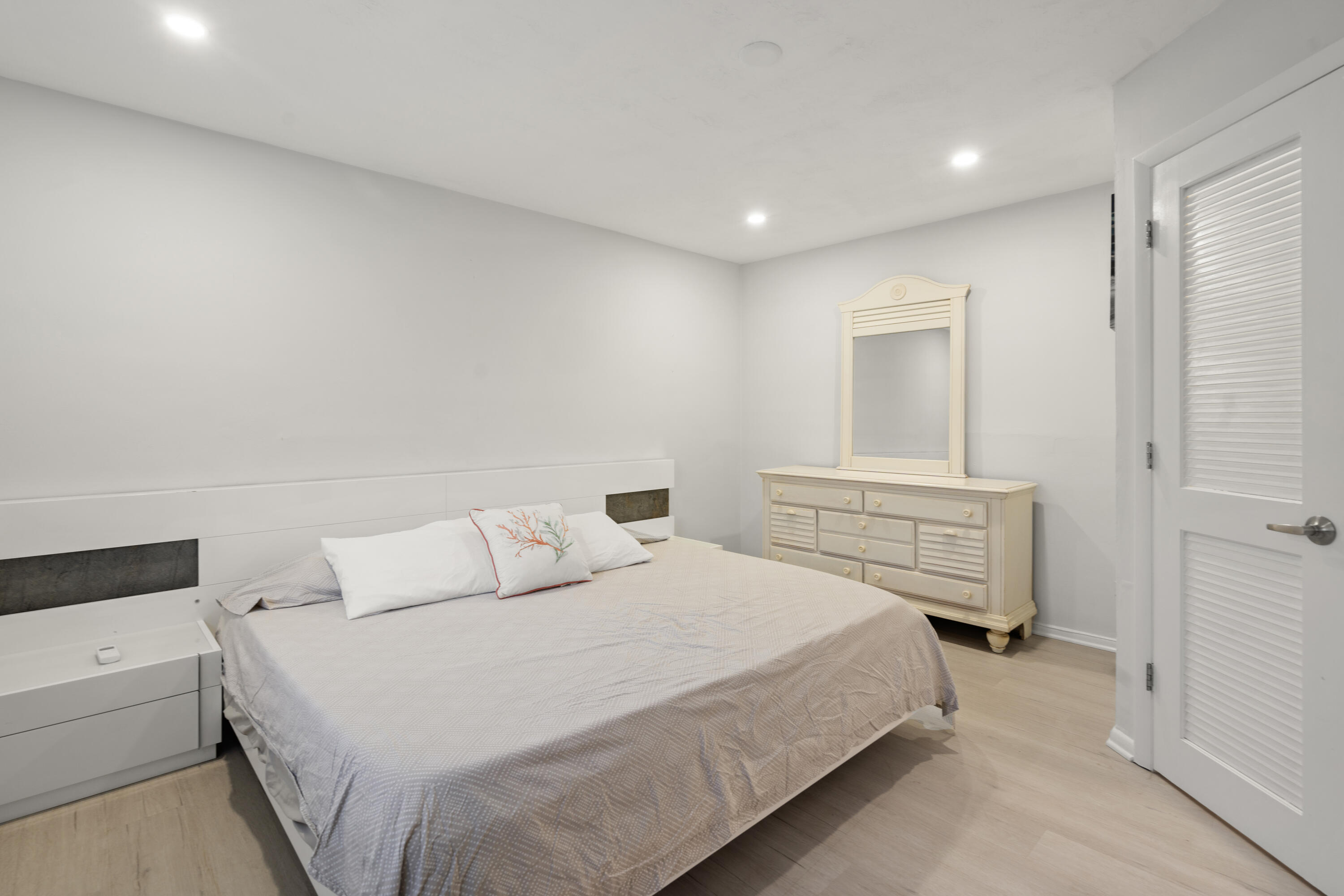 215 Anne Bonny Drive Property Photo 20