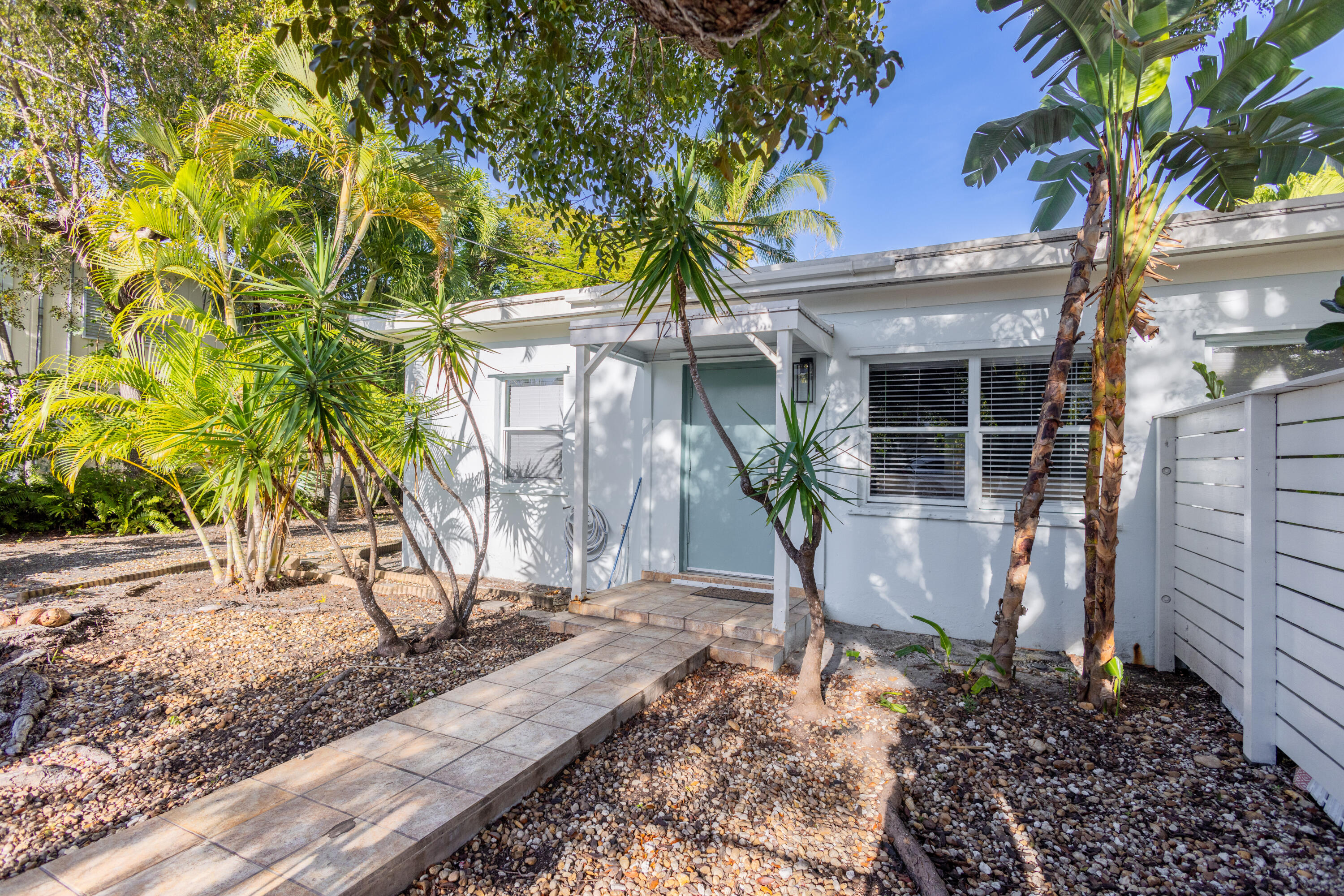 1215 Bay Street Property Photo 3
