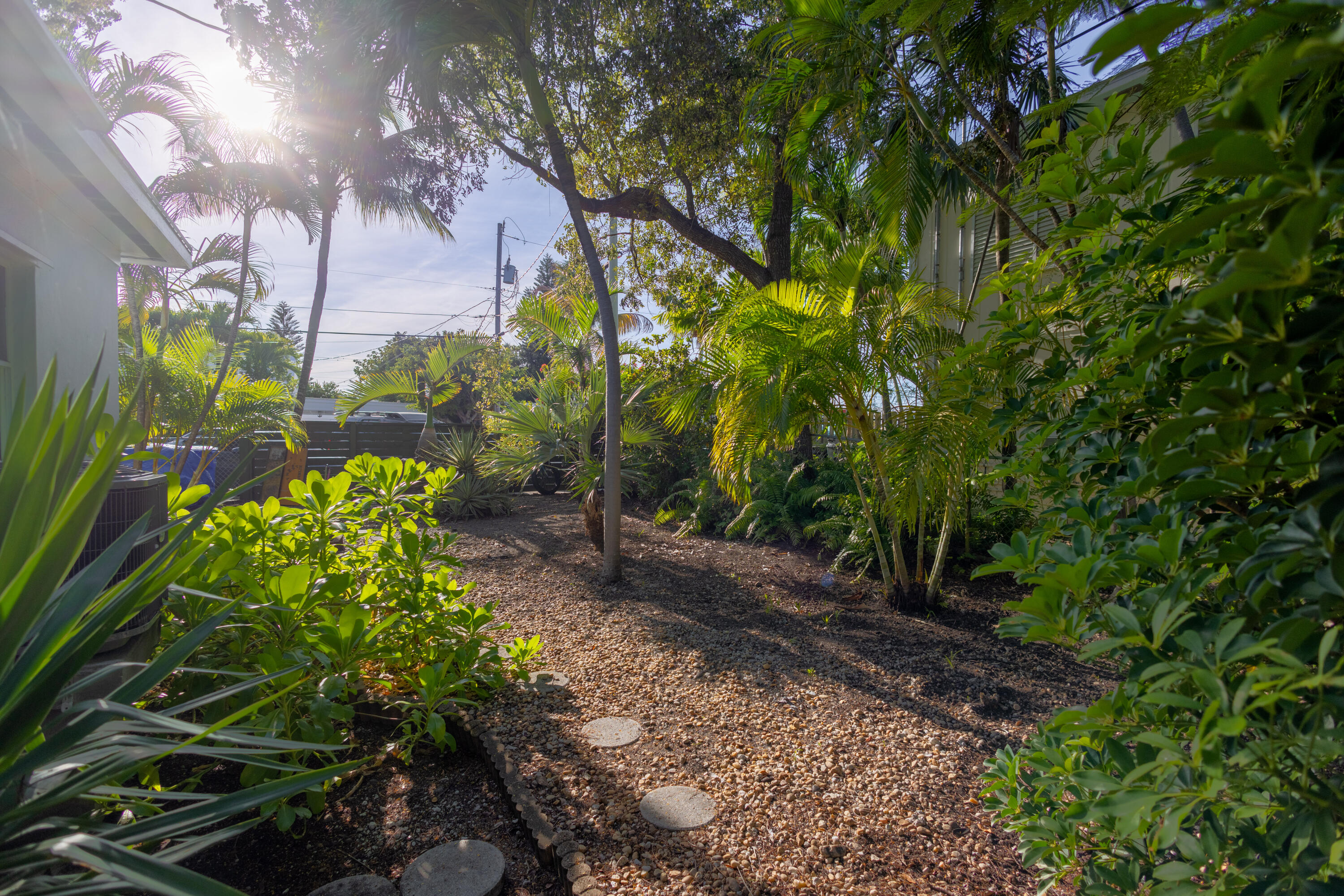 1215 Bay Street Property Photo 6
