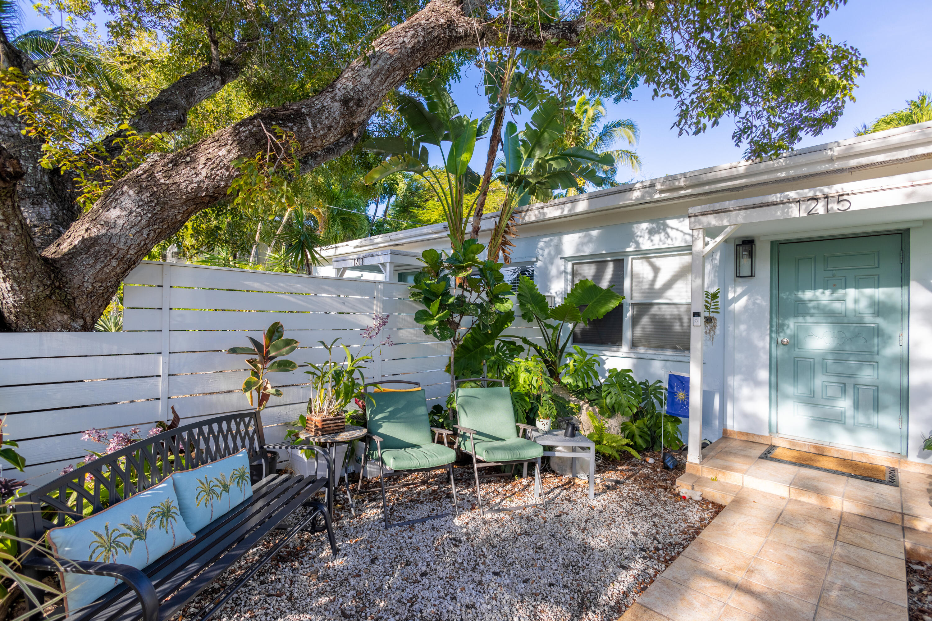 1215 Bay Street Property Photo 14
