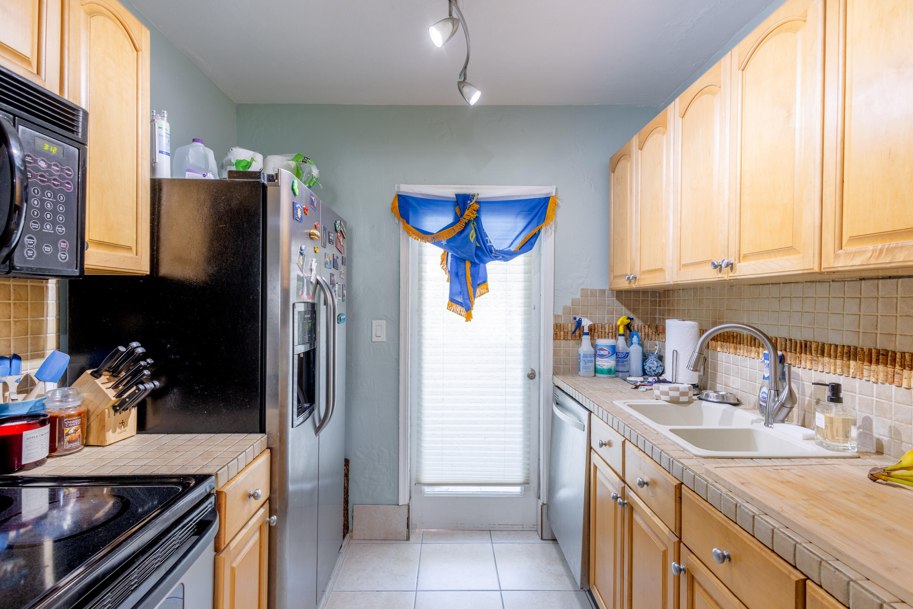 1215 Bay Street Property Photo 23