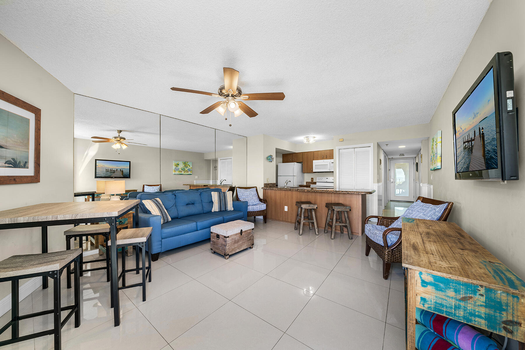 500 Burton Drive, 4215 Property Photo 5