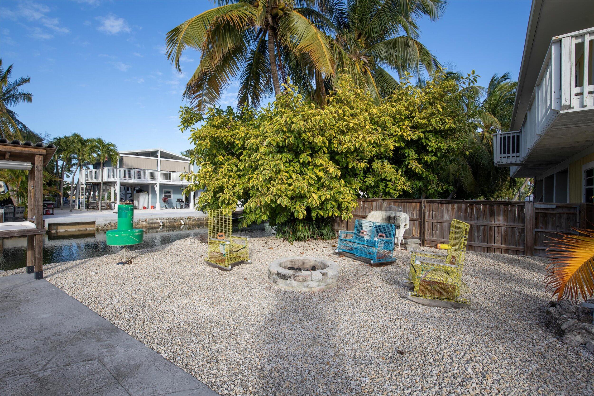 128 Le Grand Lane Property Photo 33