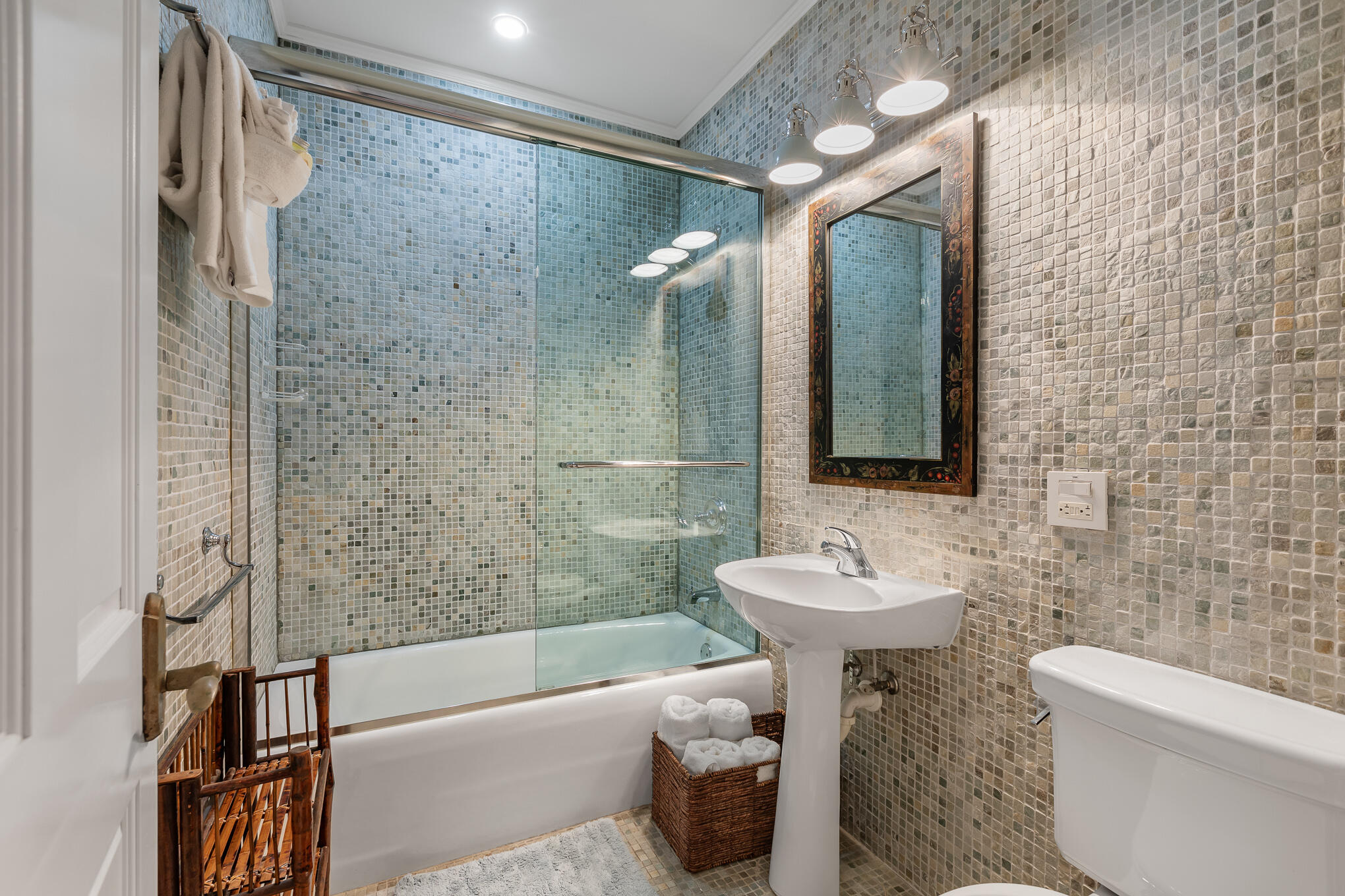 728 Love Lane Property Photo 17