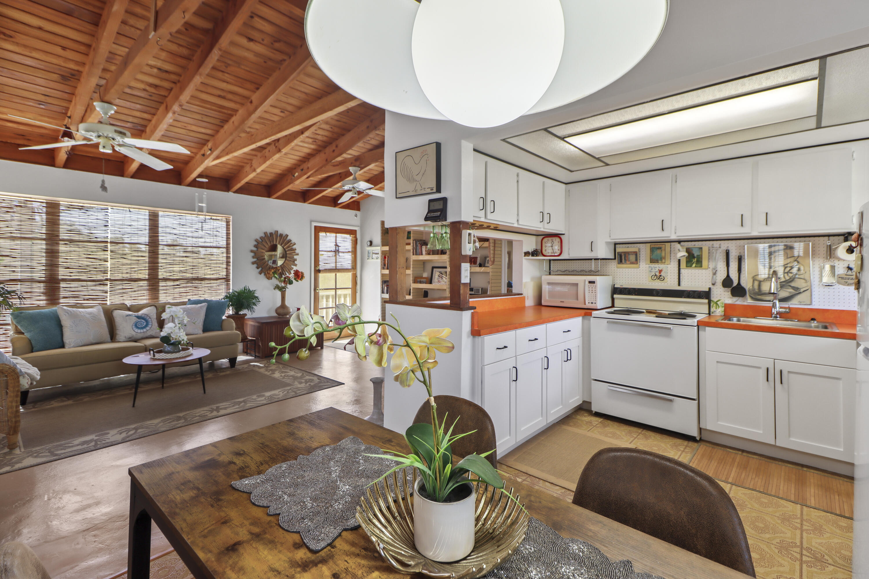 1404 Boca Chica Road Property Photo 9