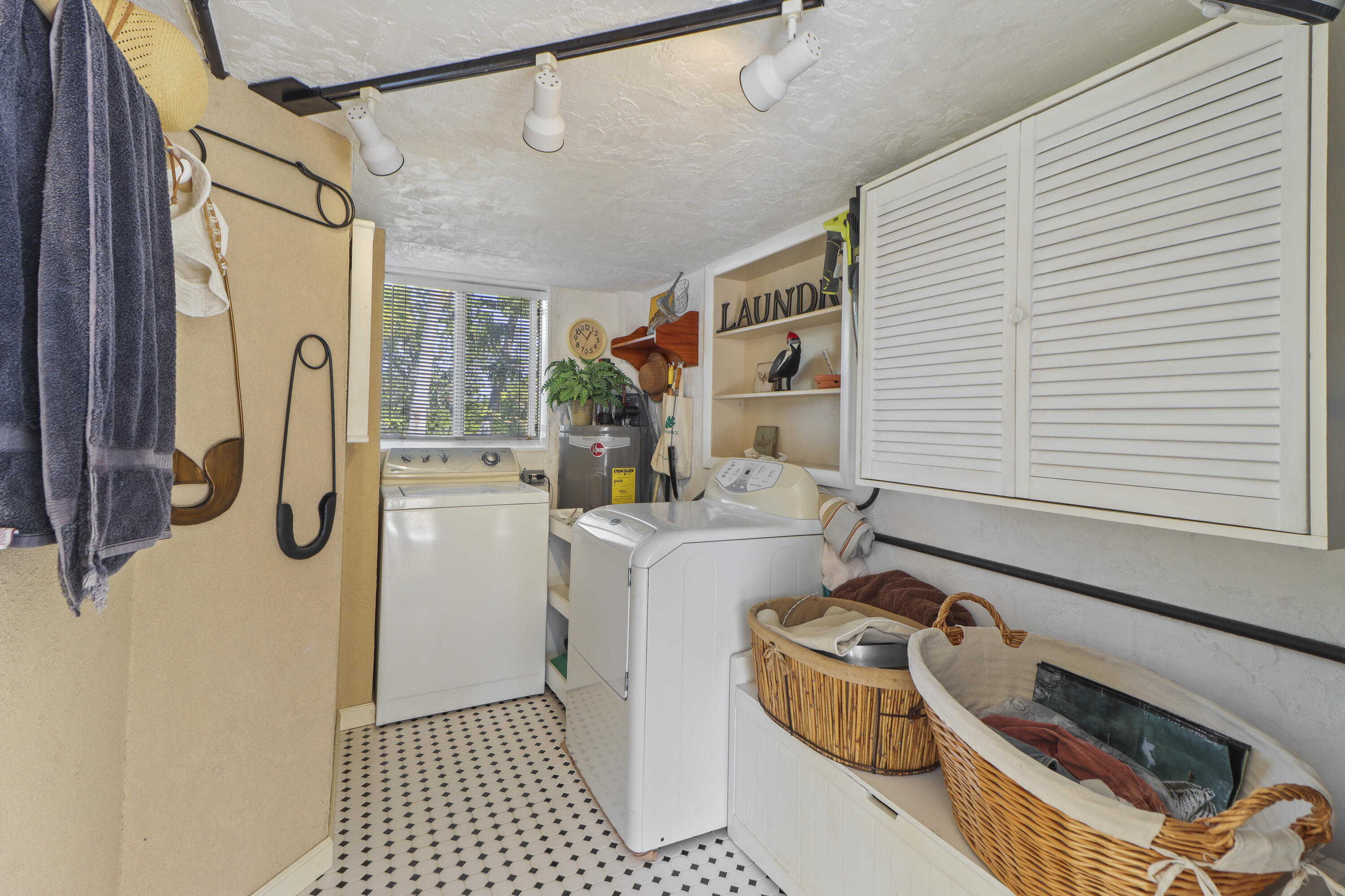 1404 Boca Chica Road Property Photo 22