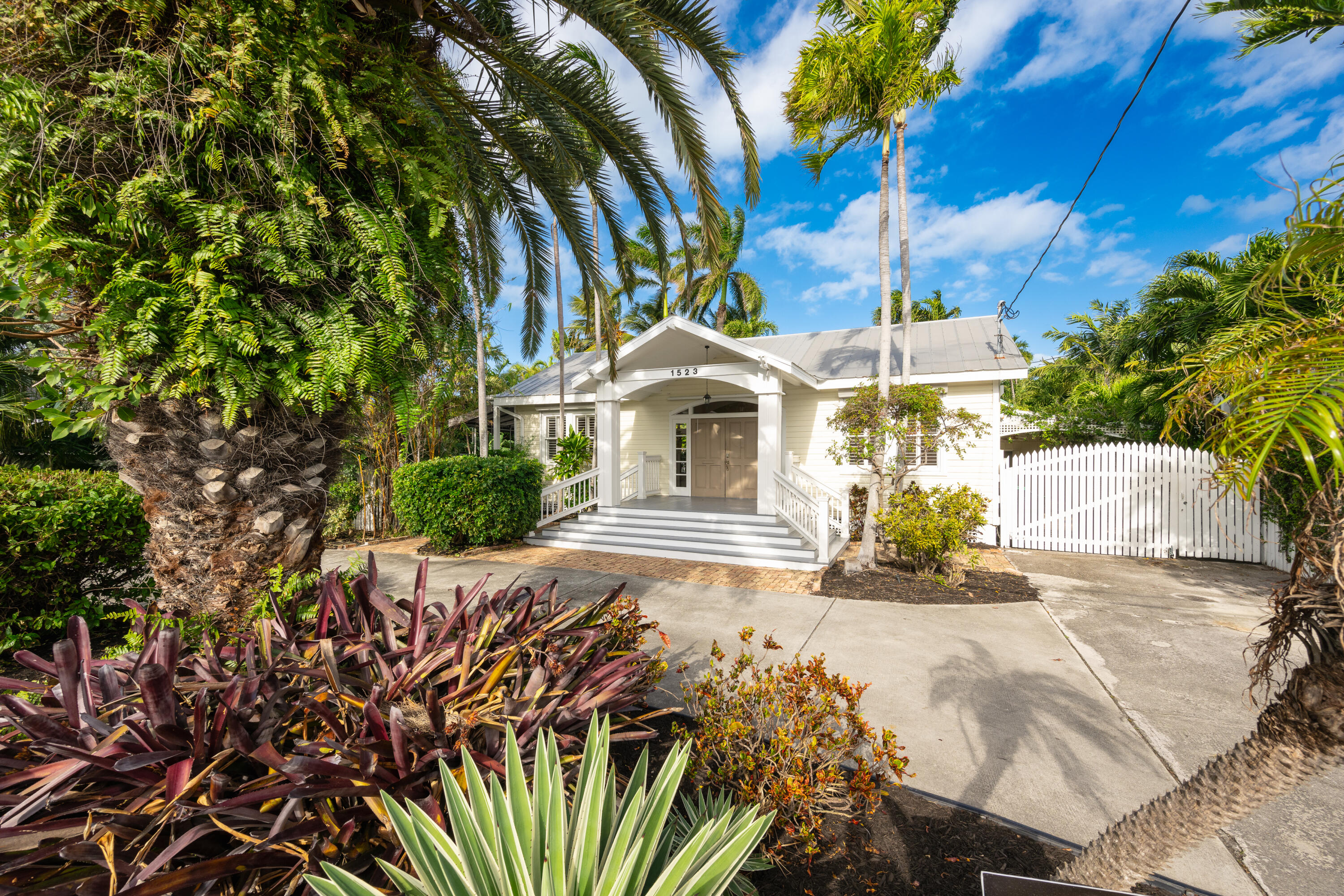 1523 Flagler Avenue Property Photo 3
