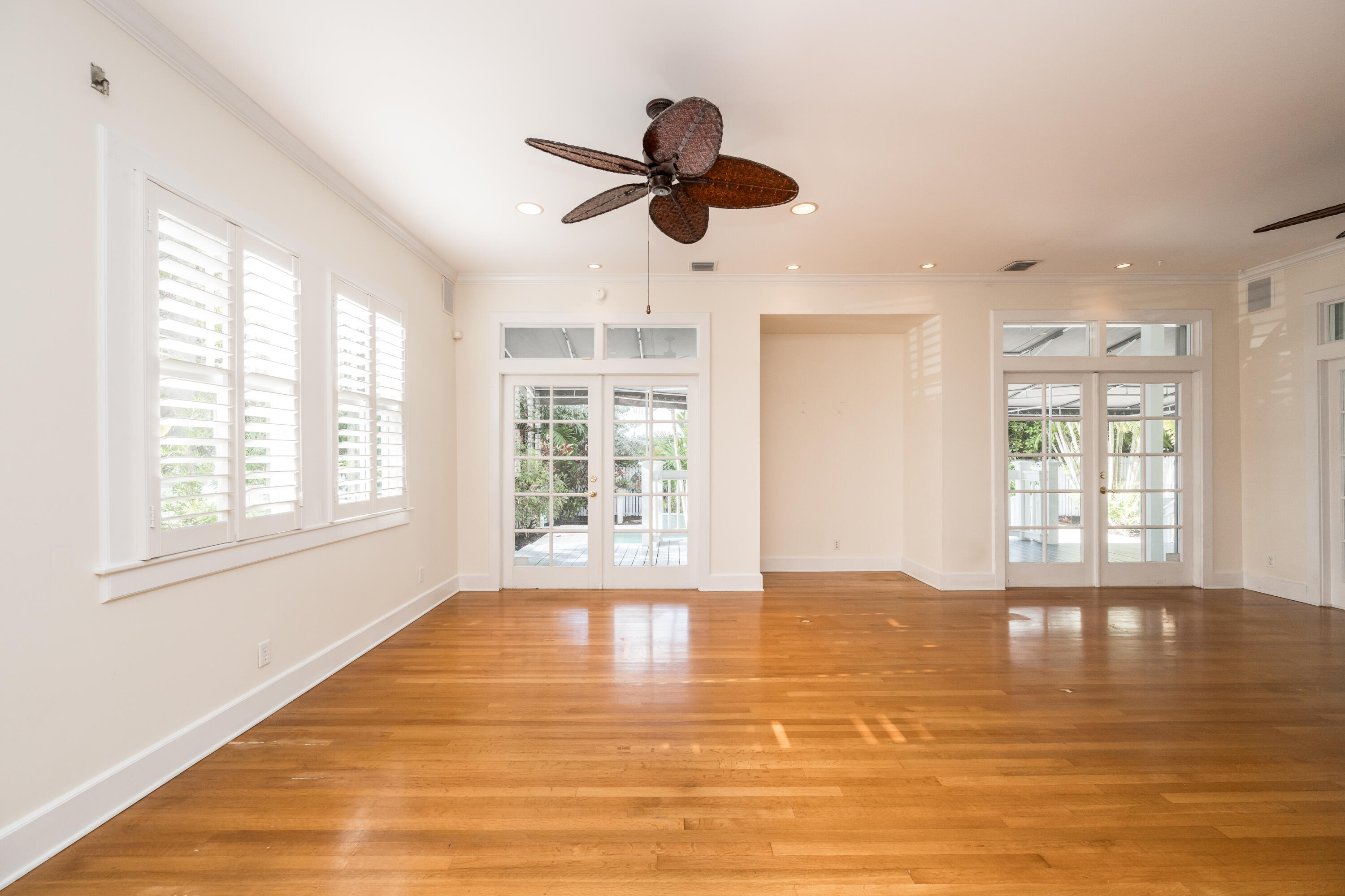 1523 Flagler Avenue Property Photo 5
