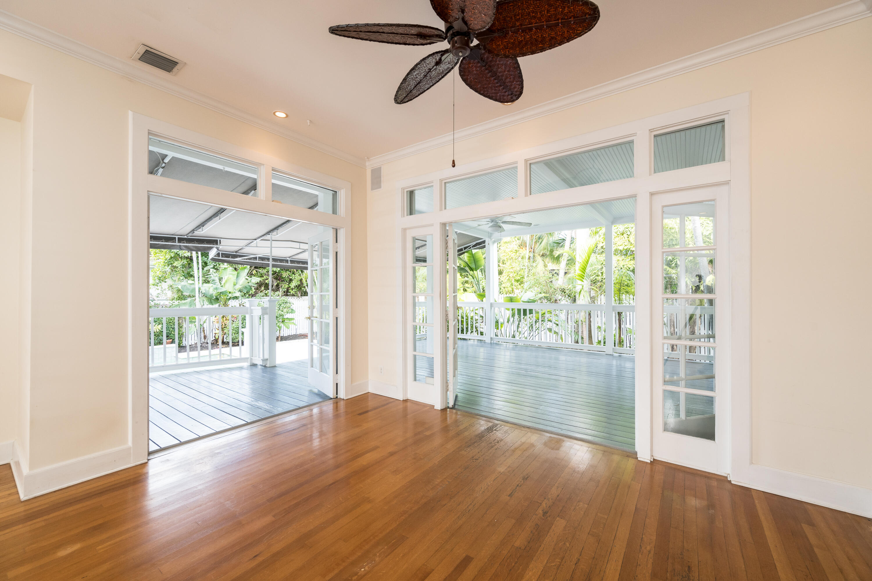 1523 Flagler Avenue Property Photo 9