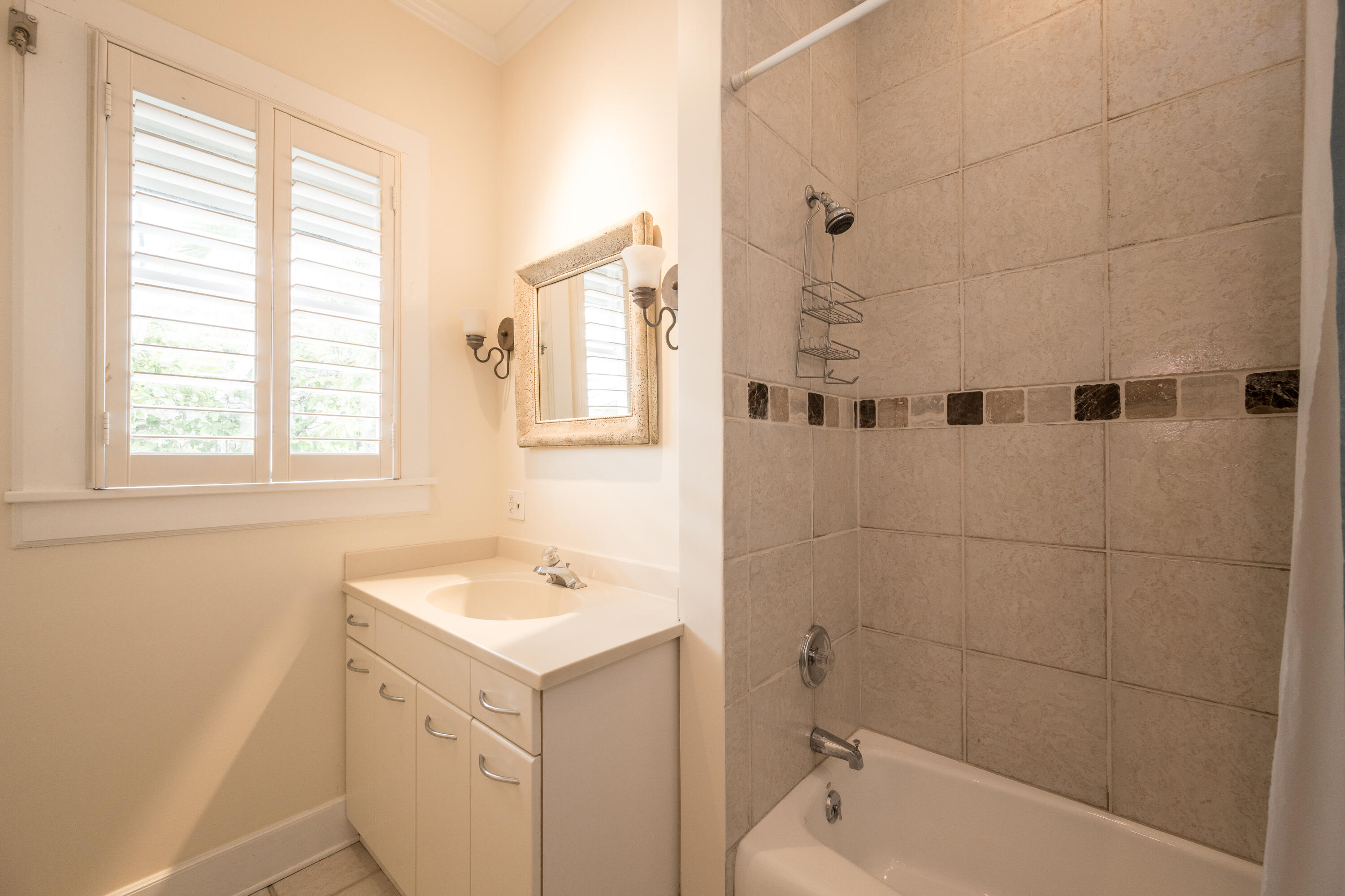 1523 Flagler Avenue Property Photo 36