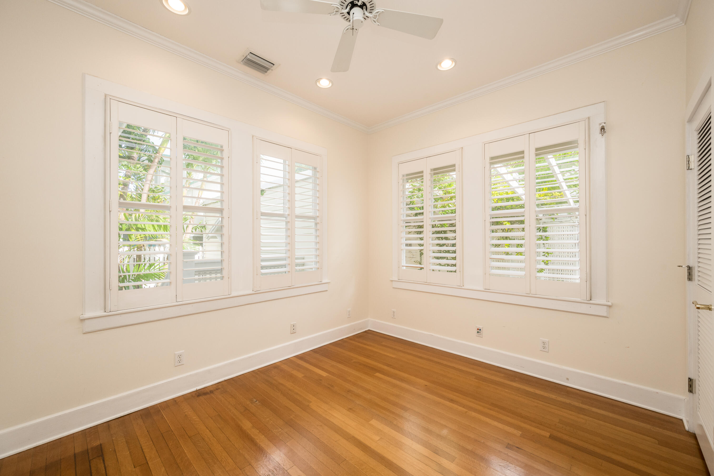 1523 Flagler Avenue Property Photo 39