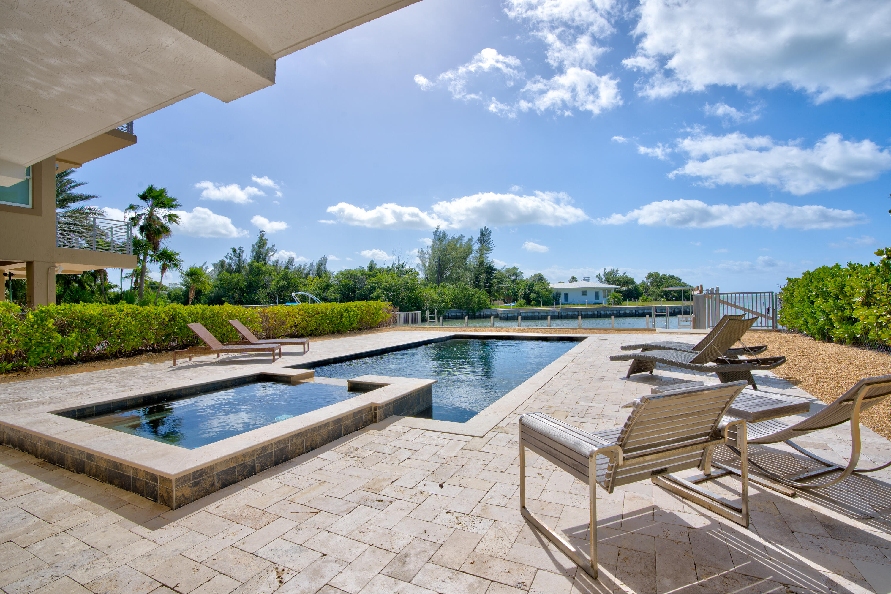 2010 Sombrero Beach Road Property Photo 8