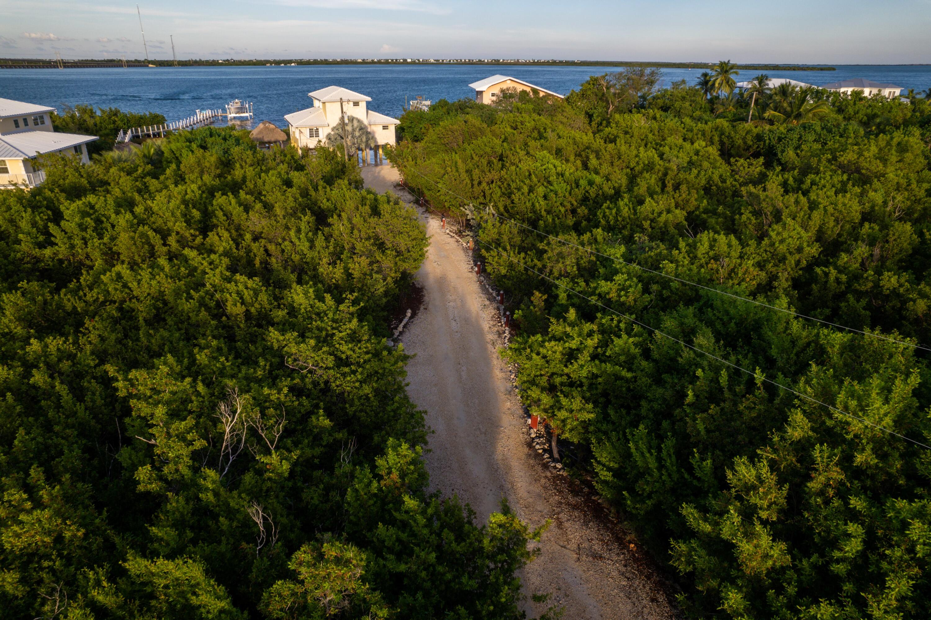 481 E Shore Drive Property Photo 1