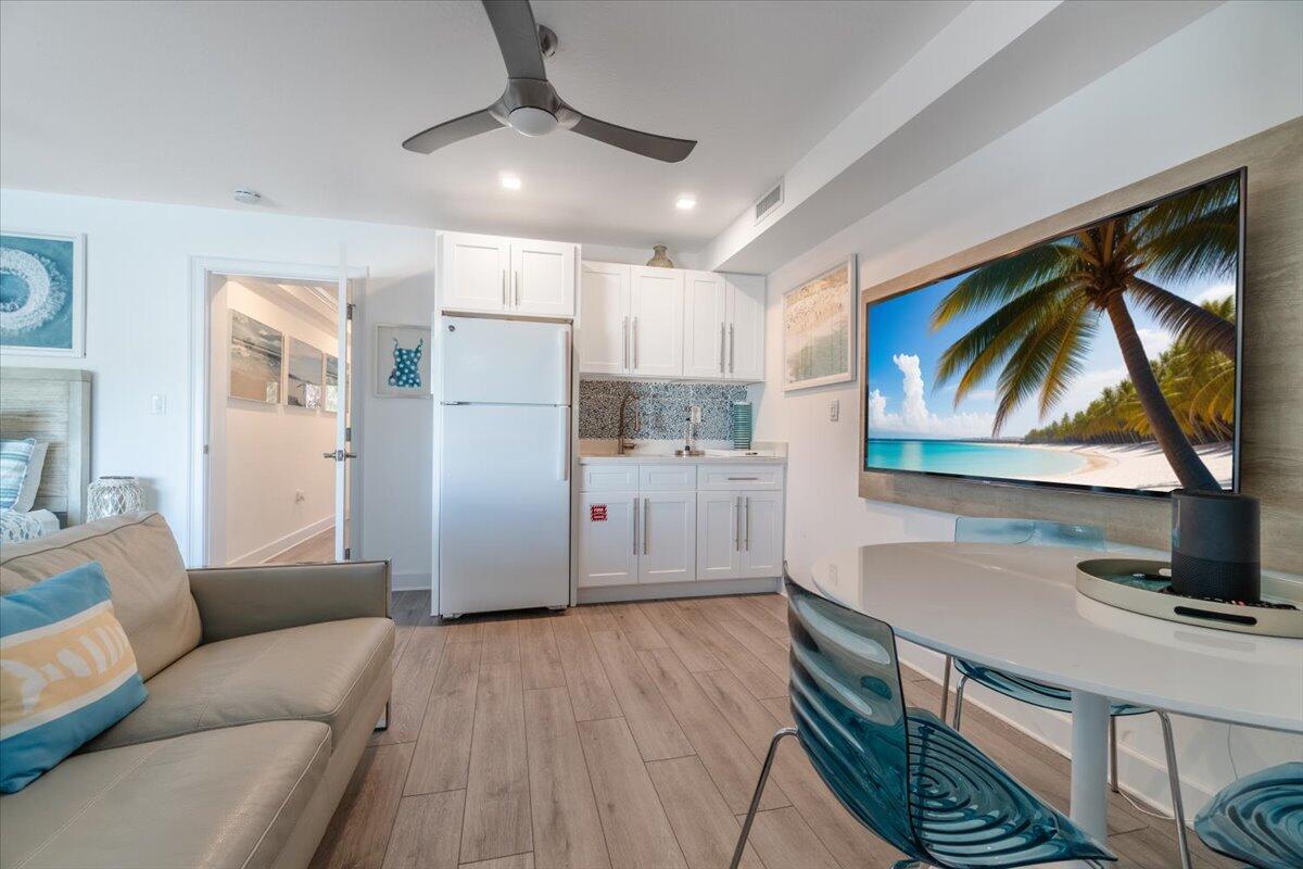 443 Sombrero Beach Road Property Photo 15