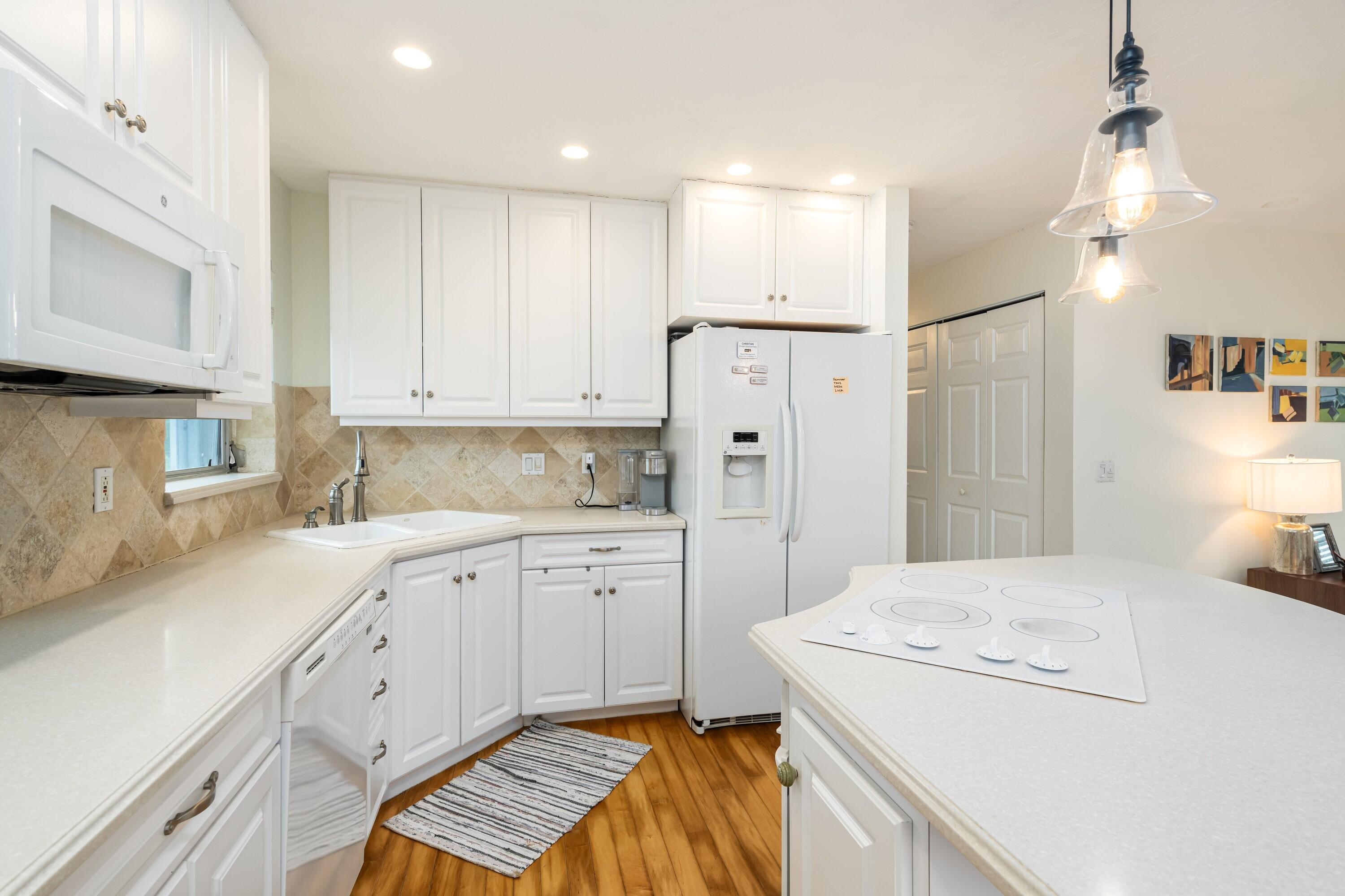 598 W Copa D Oro Property Photo 4