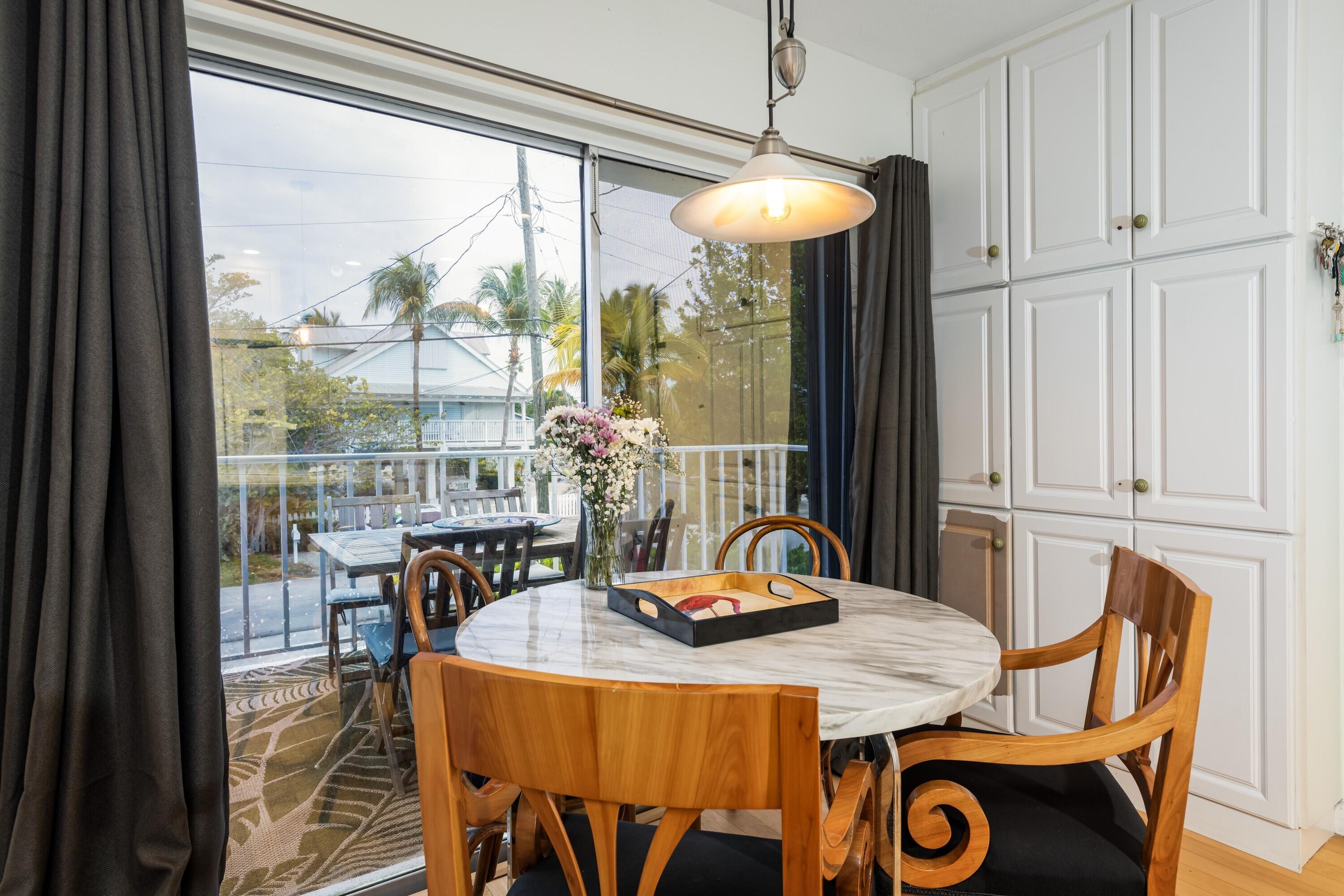598 W Copa D Oro Property Photo 15