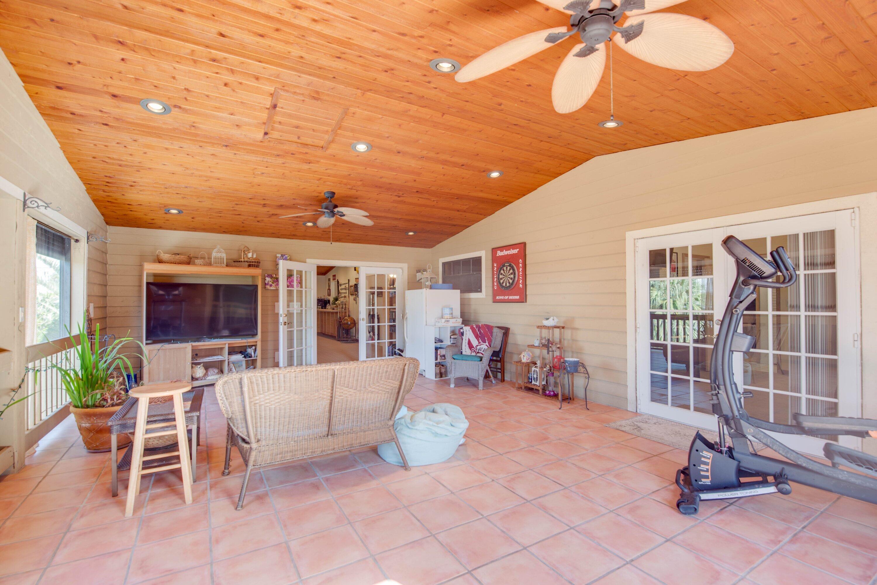 27038 Angelfish Road Property Photo 6