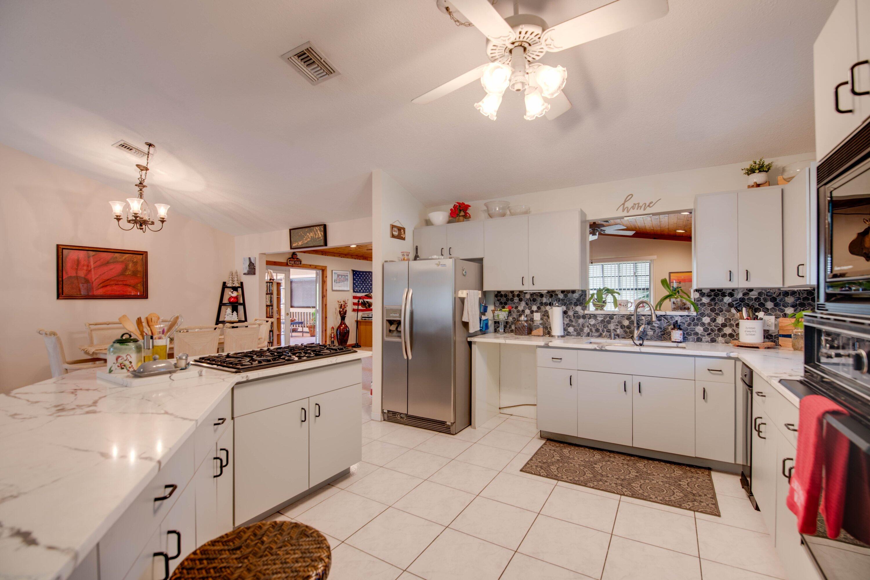 27038 Angelfish Road Property Photo 8