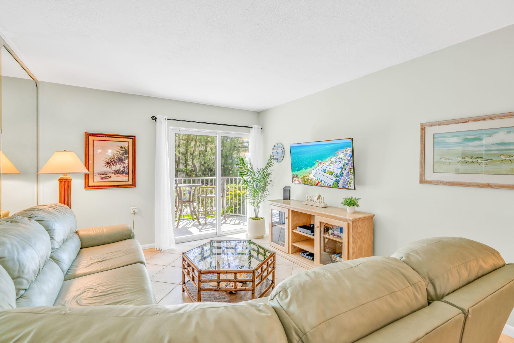 201 E Ocean Drive, 110 Property Photo 4